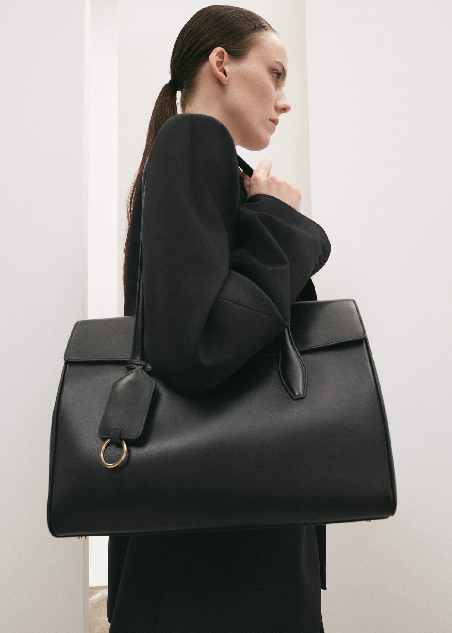 Leather shopper bag with charms - Medium plane