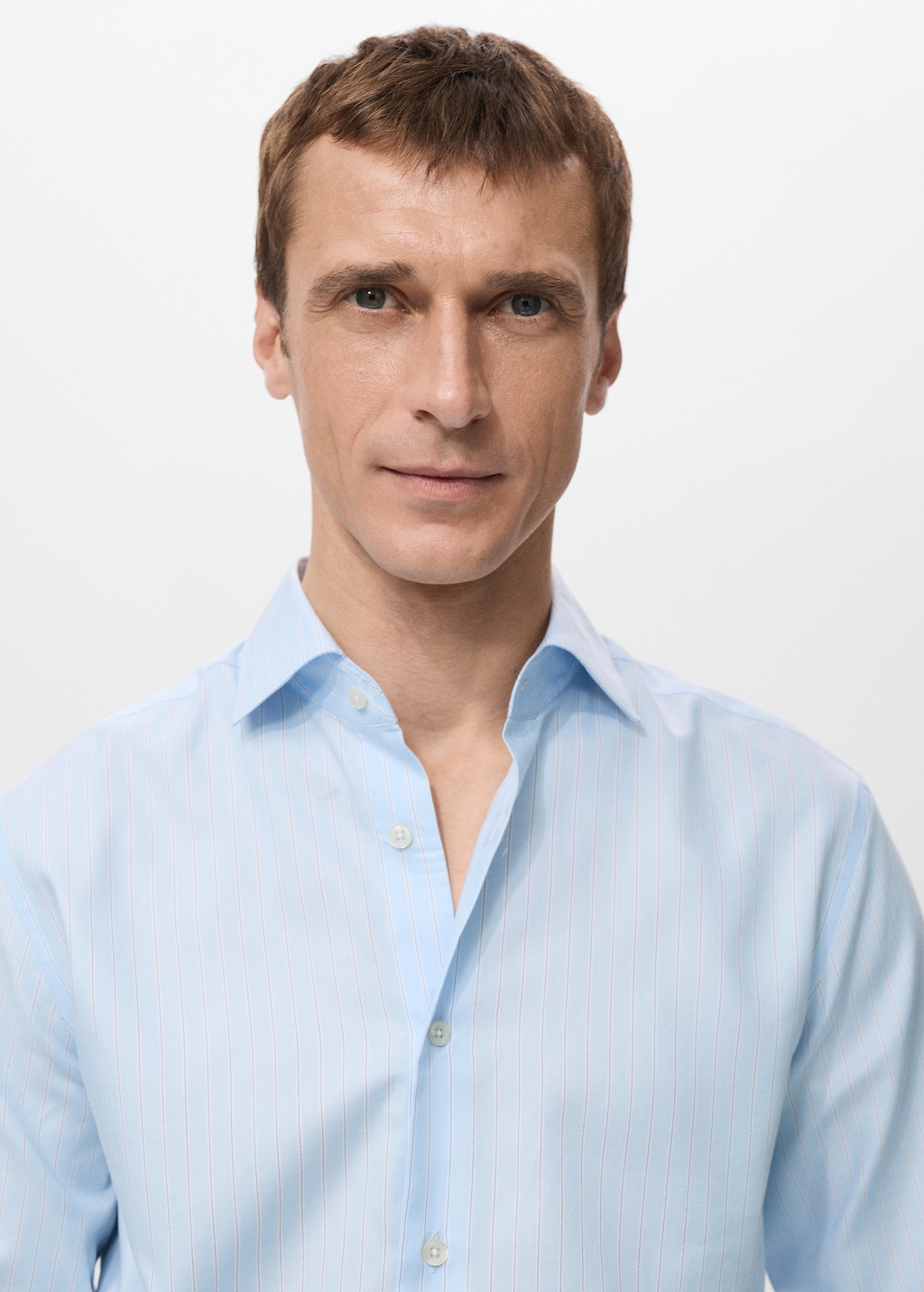 100% cotton slim-fit striped shirt