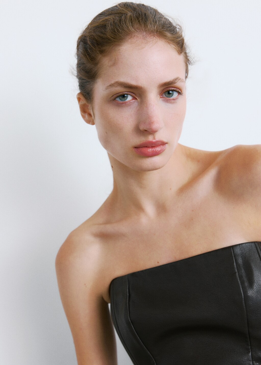 Short faux-leather dress - image 4