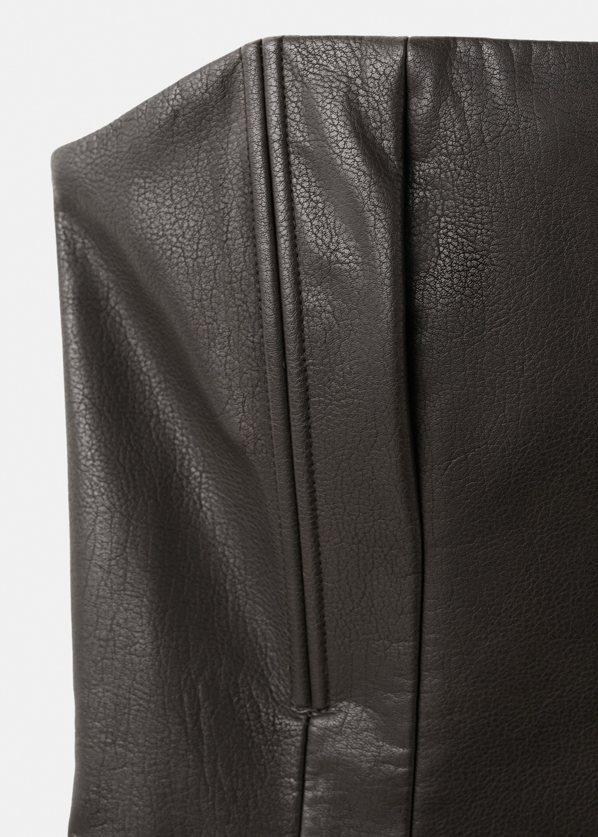 Short faux-leather dress - Details of the article 8, Chocolate. Ref: 27081314-00.