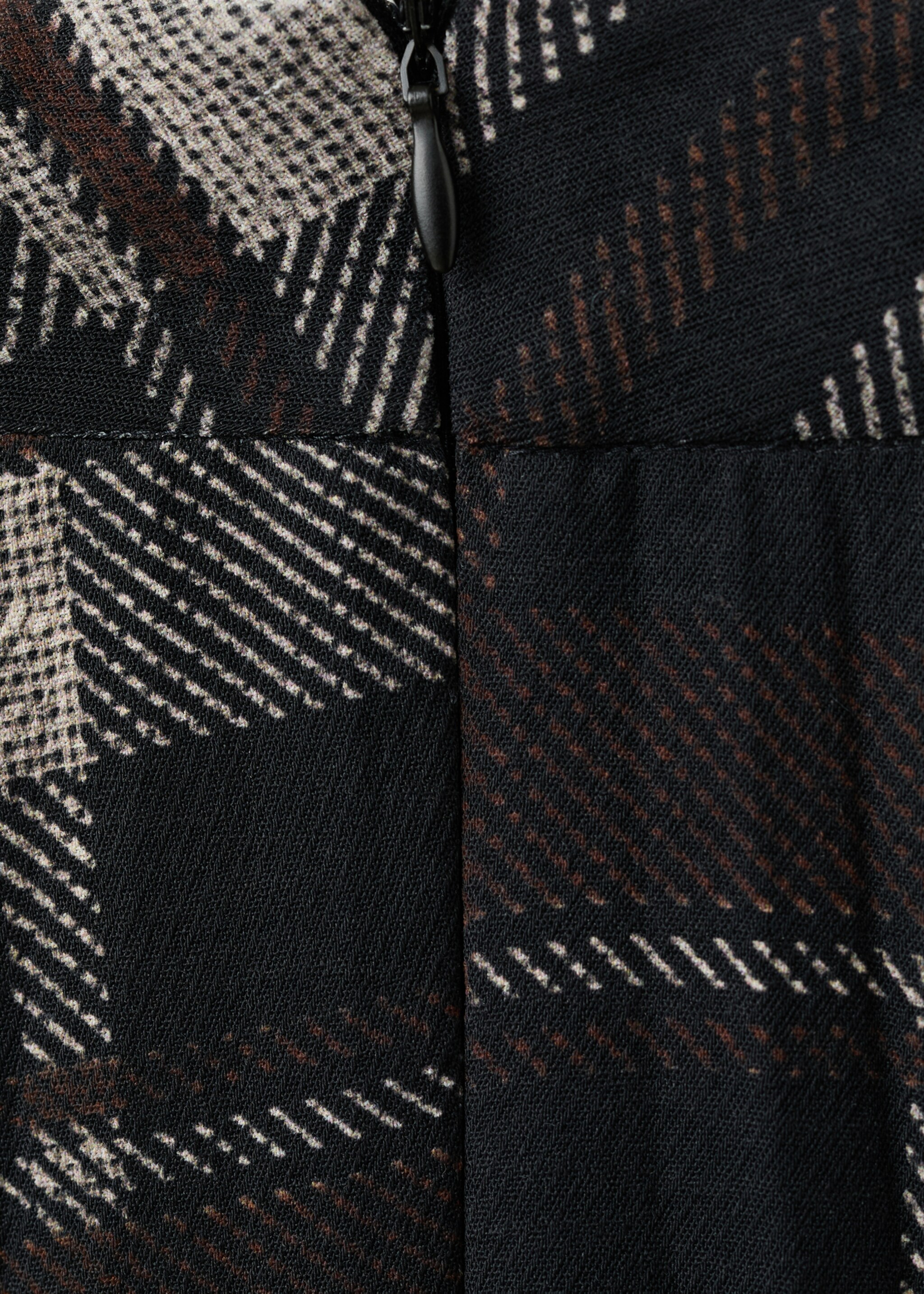 Checked long skirt - Details of the article 8, Brown. Ref: 27081319-00.