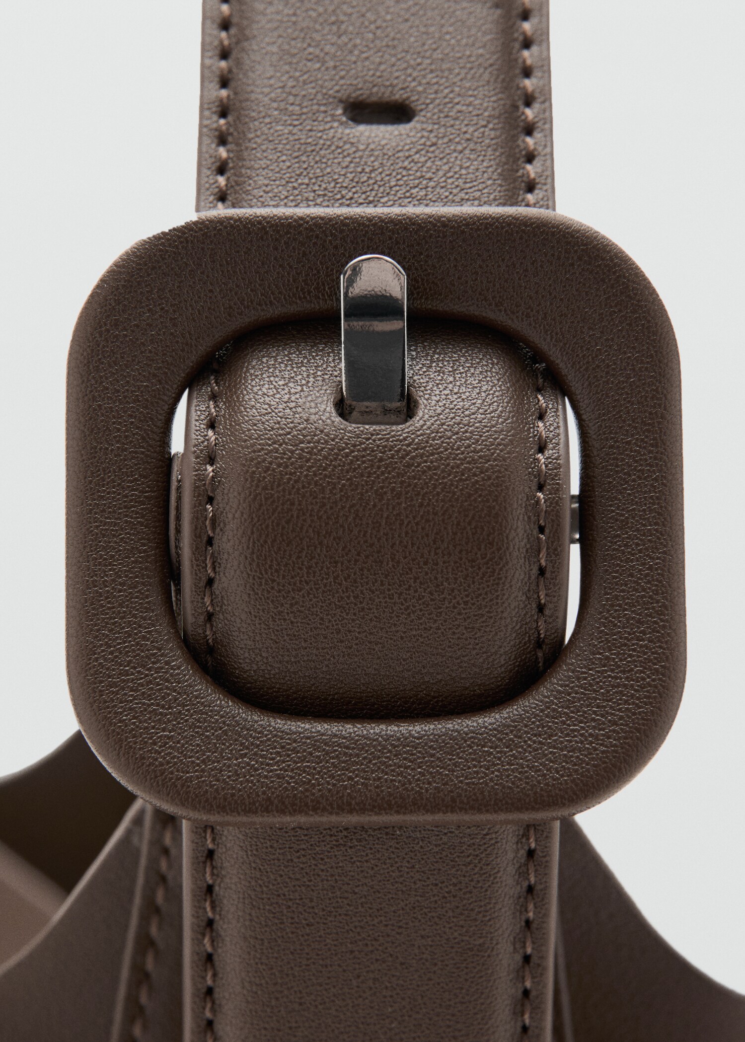 Shopper bag with buckle - Details of the article 2