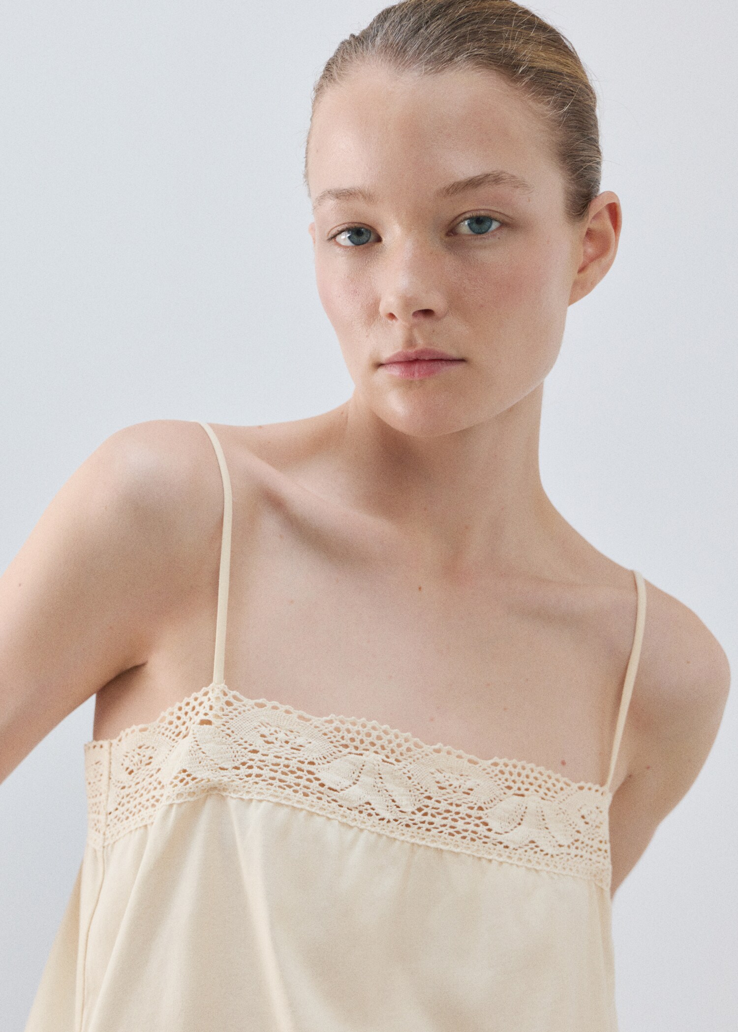 Cotton top with lace straps - Medium plane