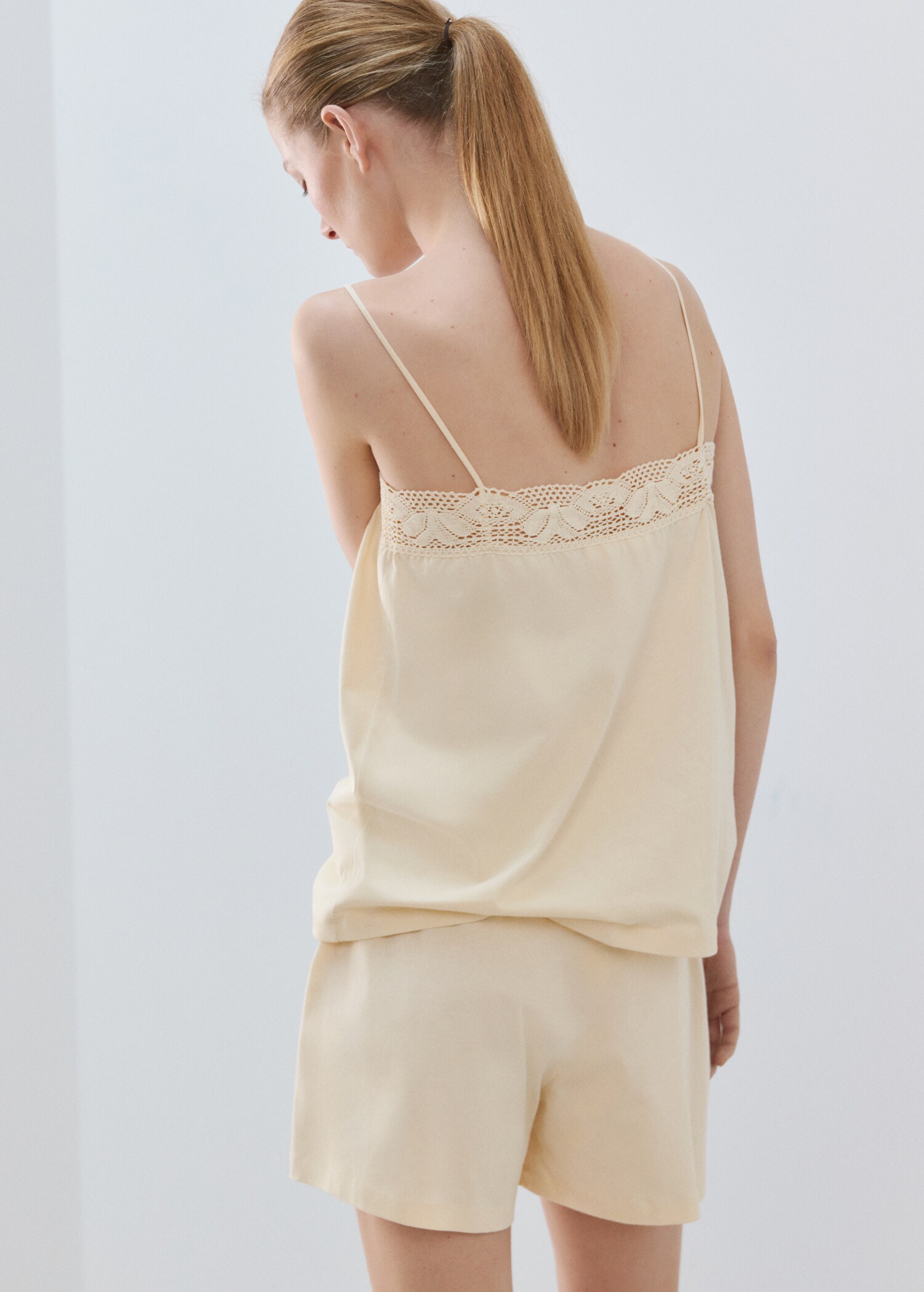 Cotton top with lace straps - Reverse of the article