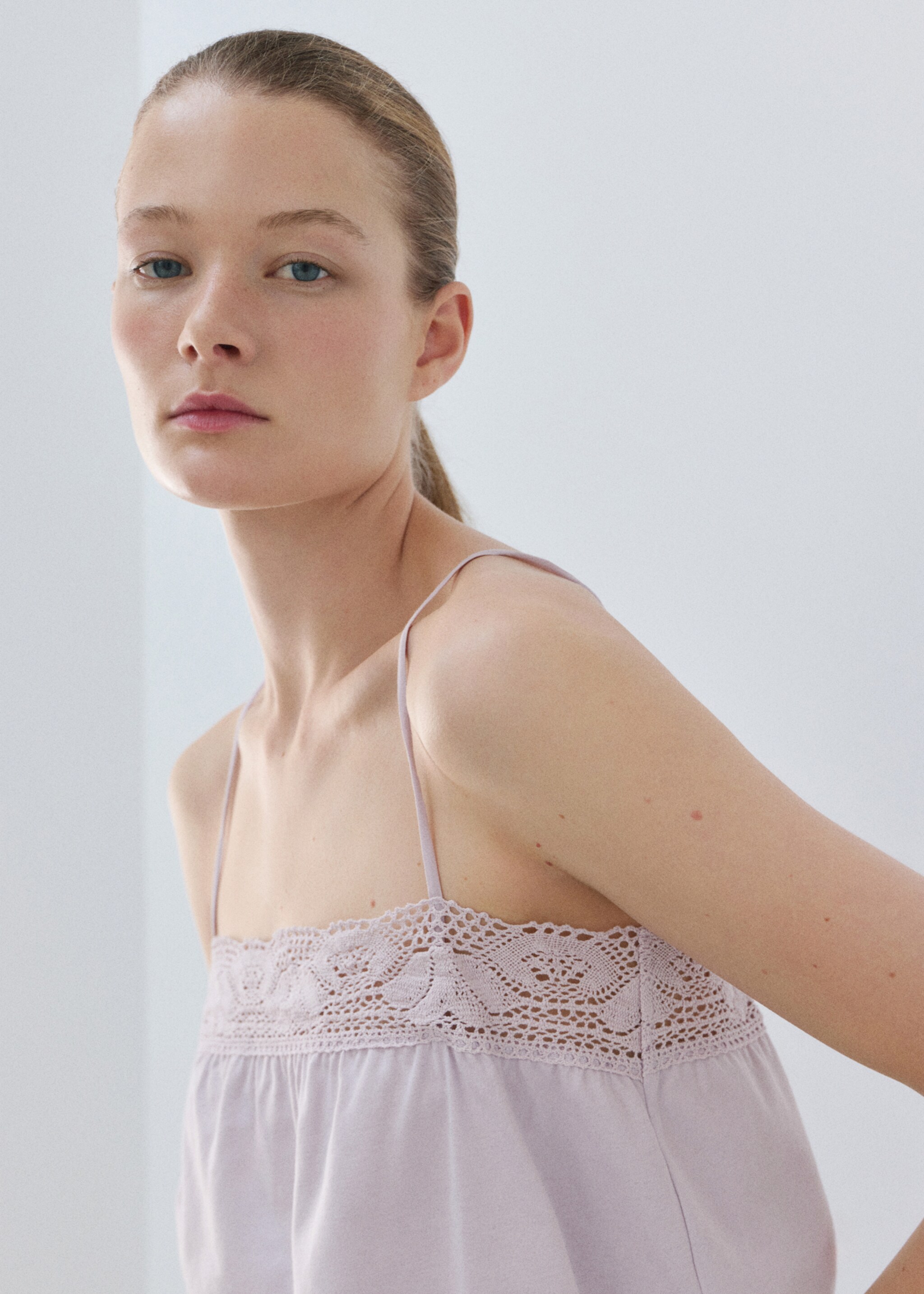 Cotton top with lace straps - Medium plane, Lilac. Ref: 27081321-00.