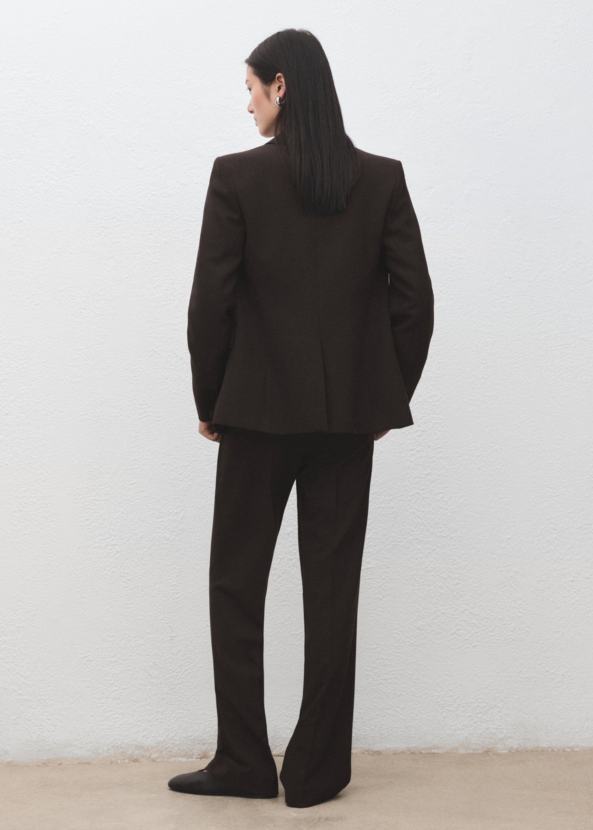 Straight-fit suit trousers - Reverse of the article, Chocolate. Ref: 27081328-00.