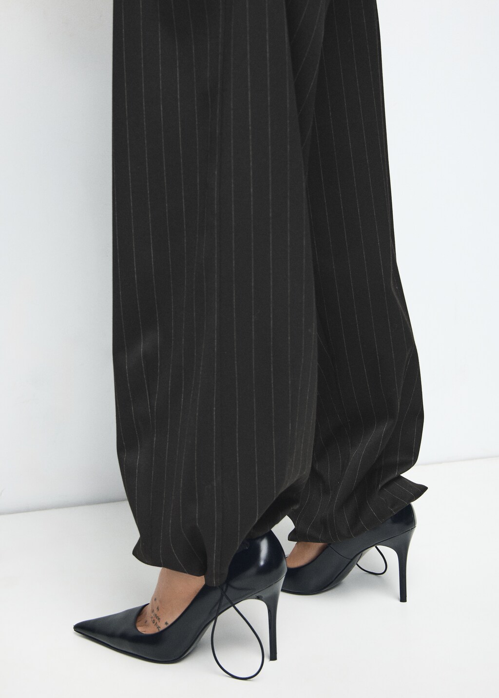 Pinstripe balloon trousers - image 4