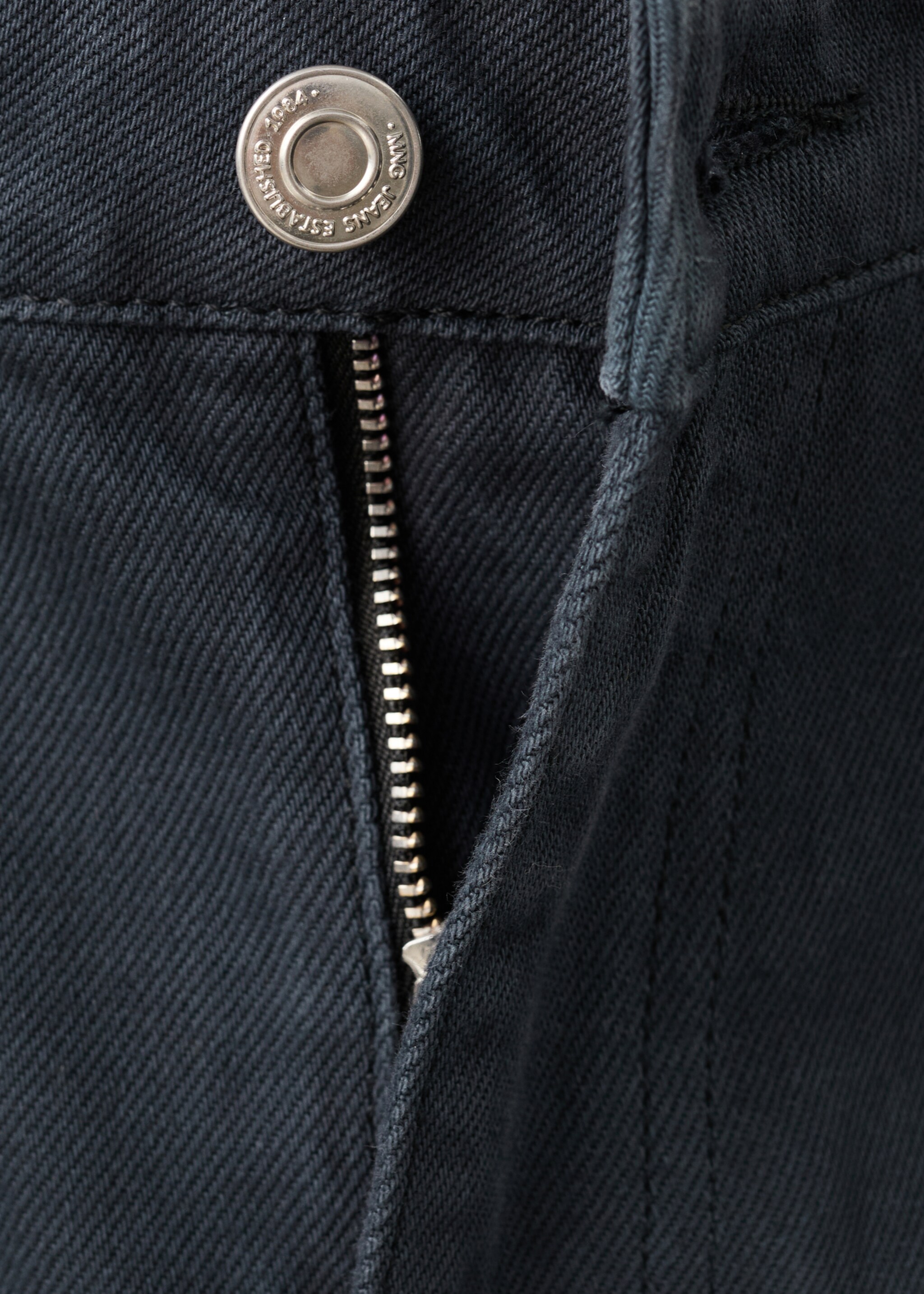 Mid-rise straight jeans - Details of the article 8, Charcoal. Ref: 27081342-00.