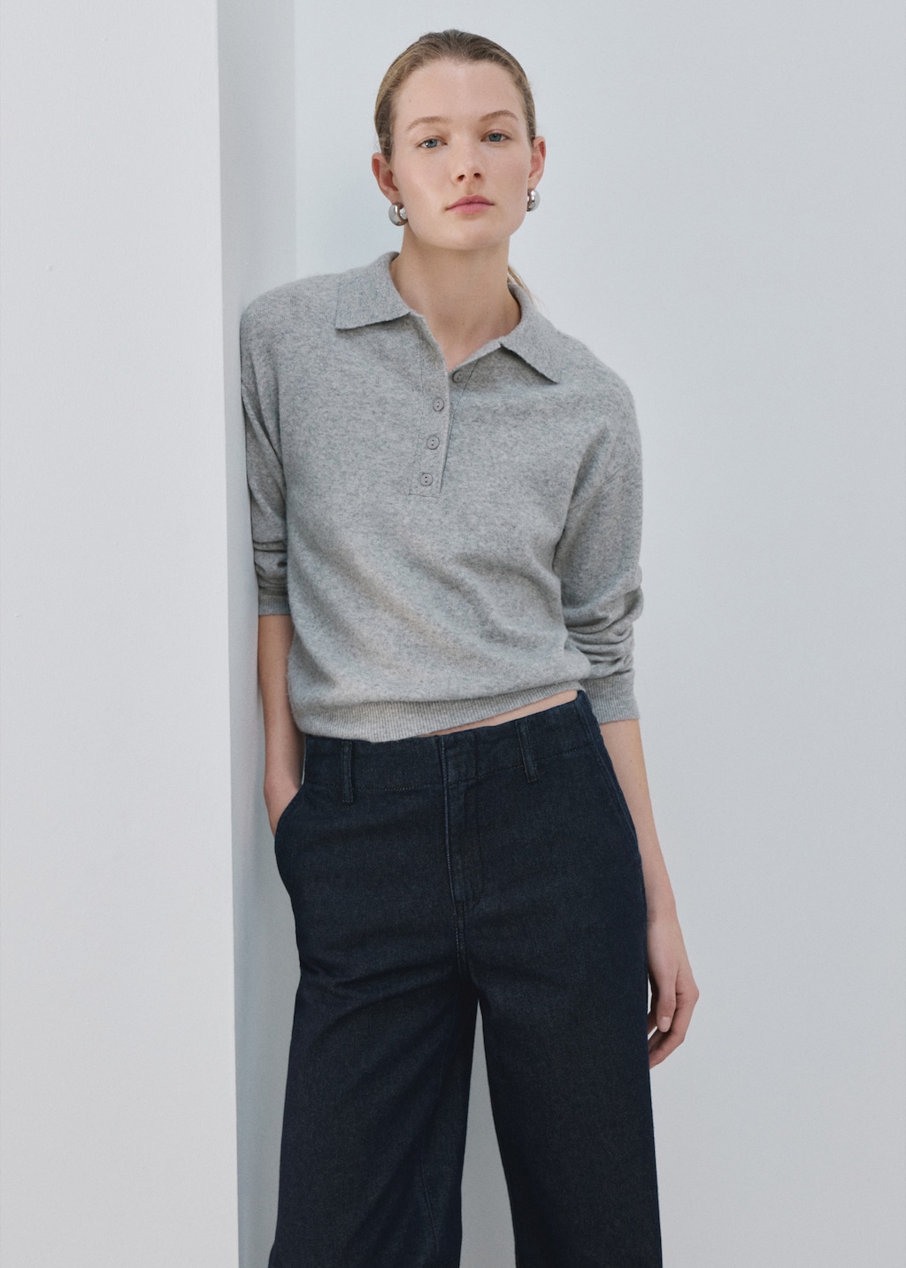 Wide leg mid-rise jeans - image 4