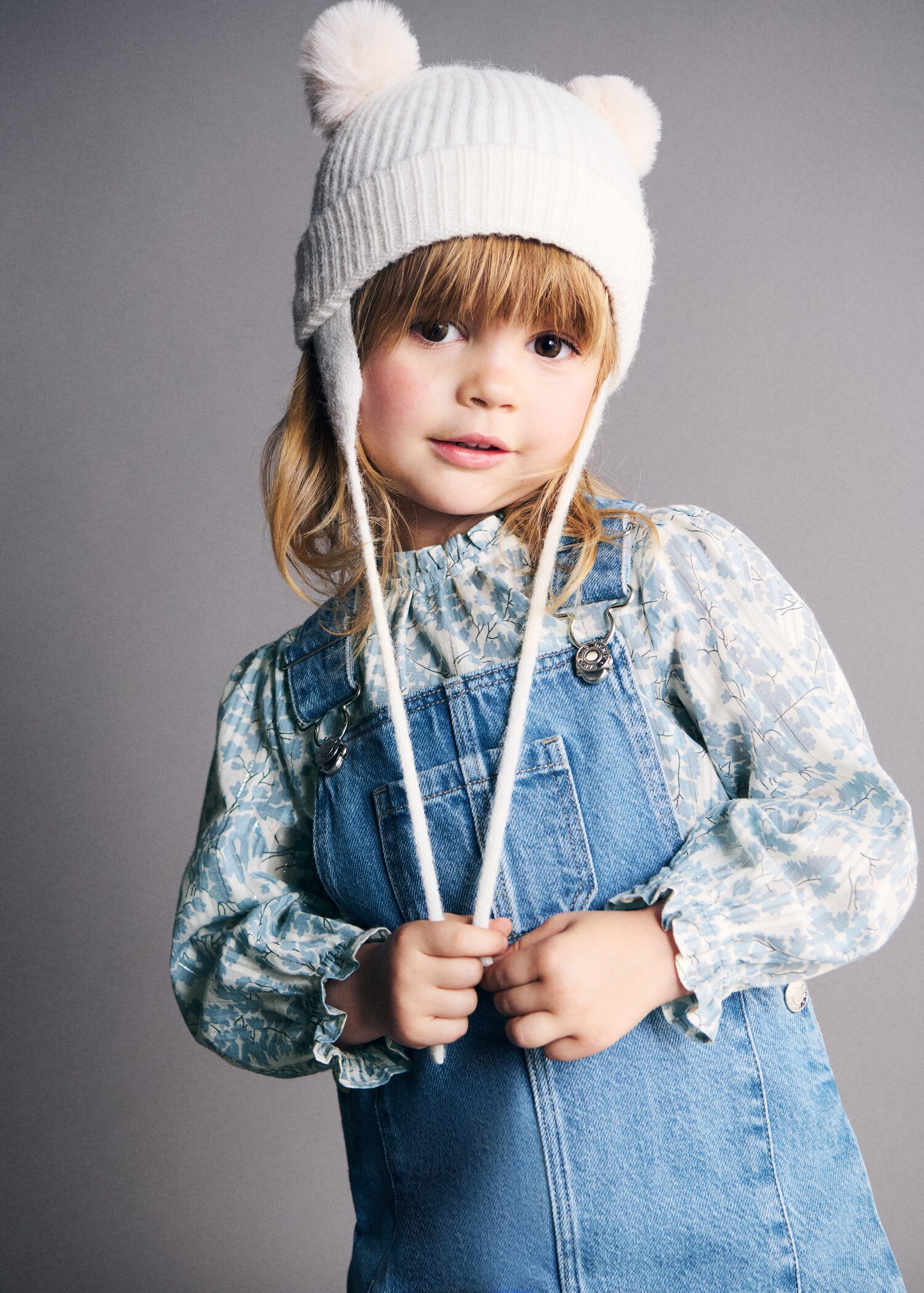 Short denim pinafore - Details of the article 1