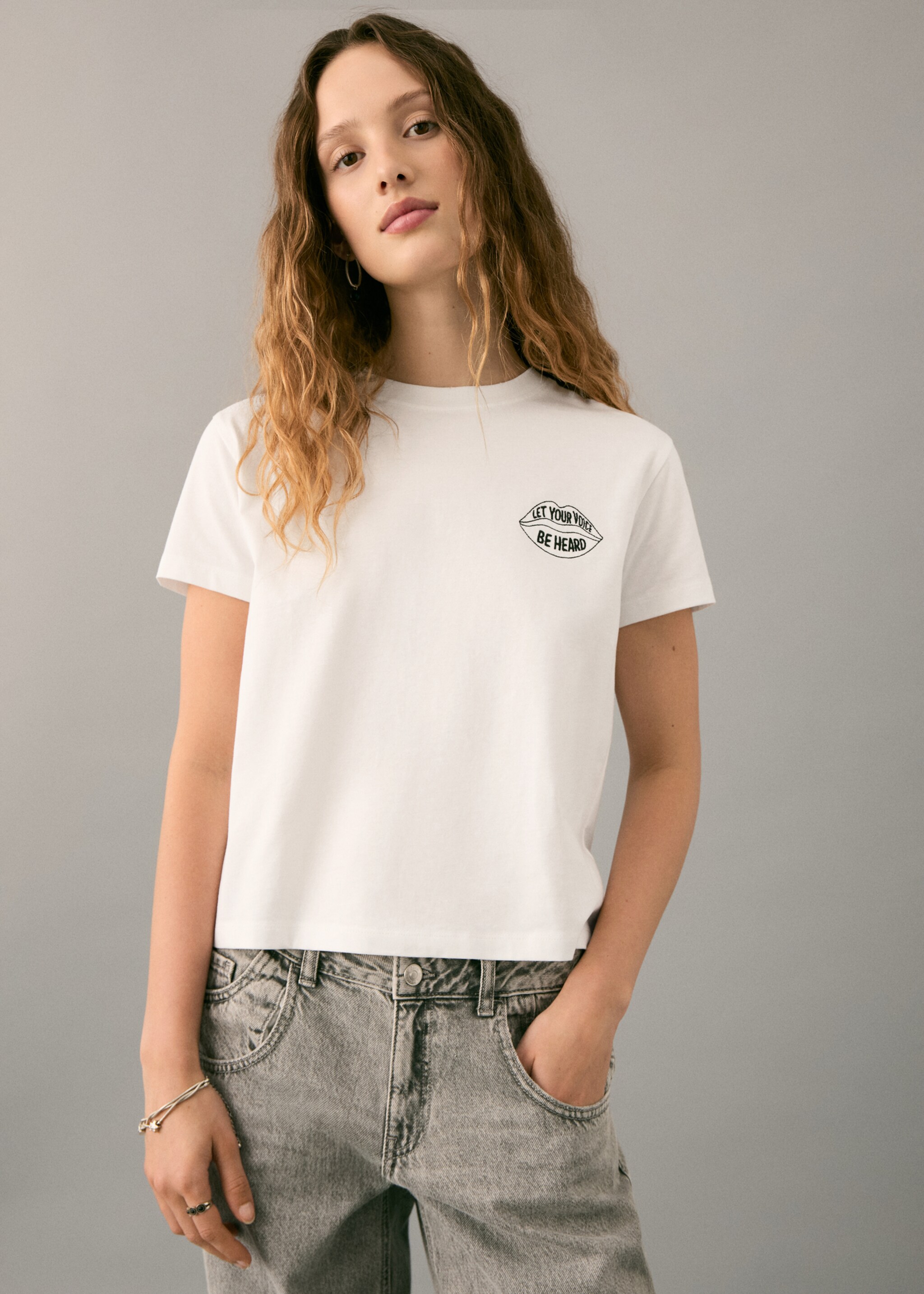 Embroidered short-sleeved t-shirt - Medium plane, Off White. Ref: 27081514-00.