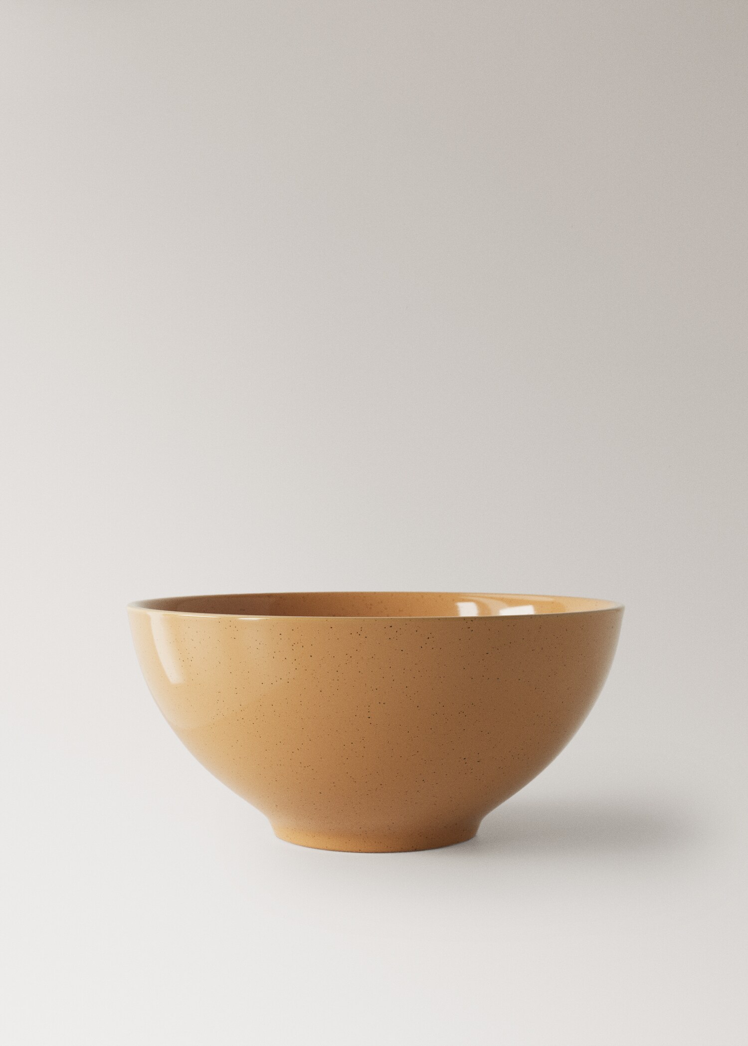 Serveringsfat i stengods med prickar - Artikel utan modell