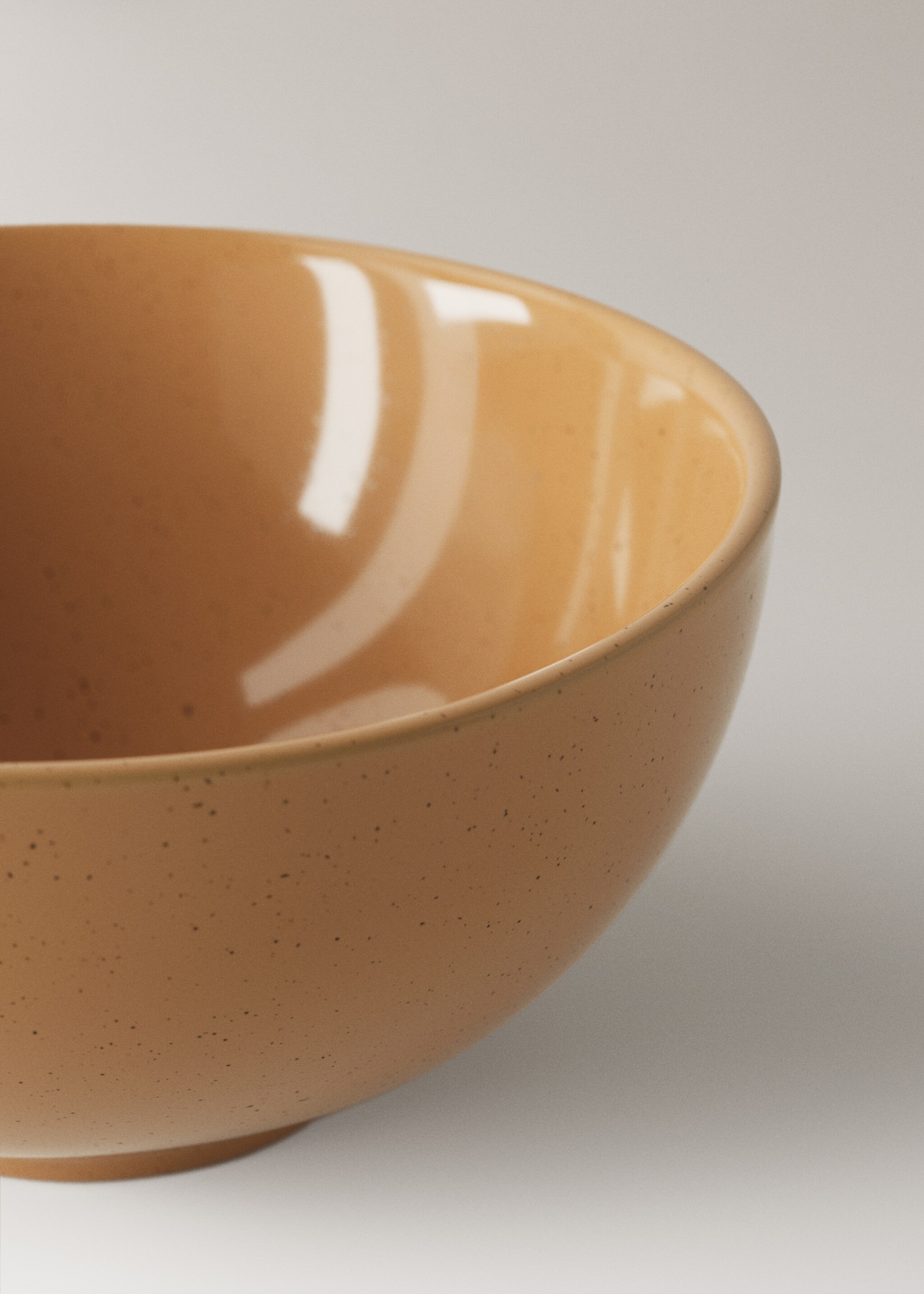 Serveringsfat i stengods med prickar - Detaljer om artikeln 2, Mellanbrun. Ref: 27081524-00.