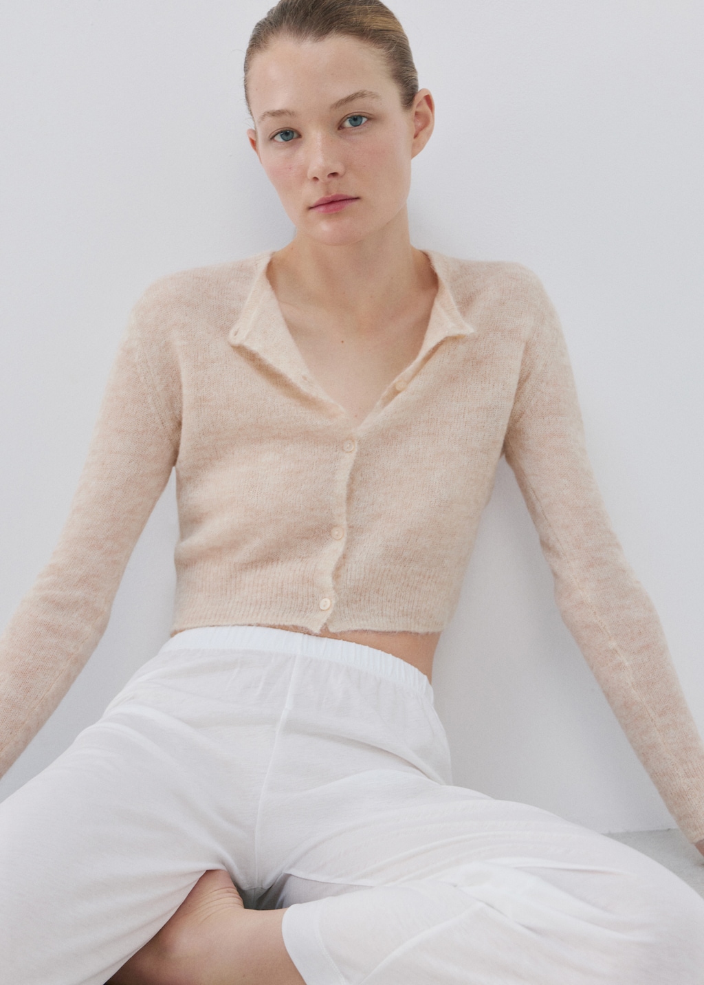 Short wool cardigan