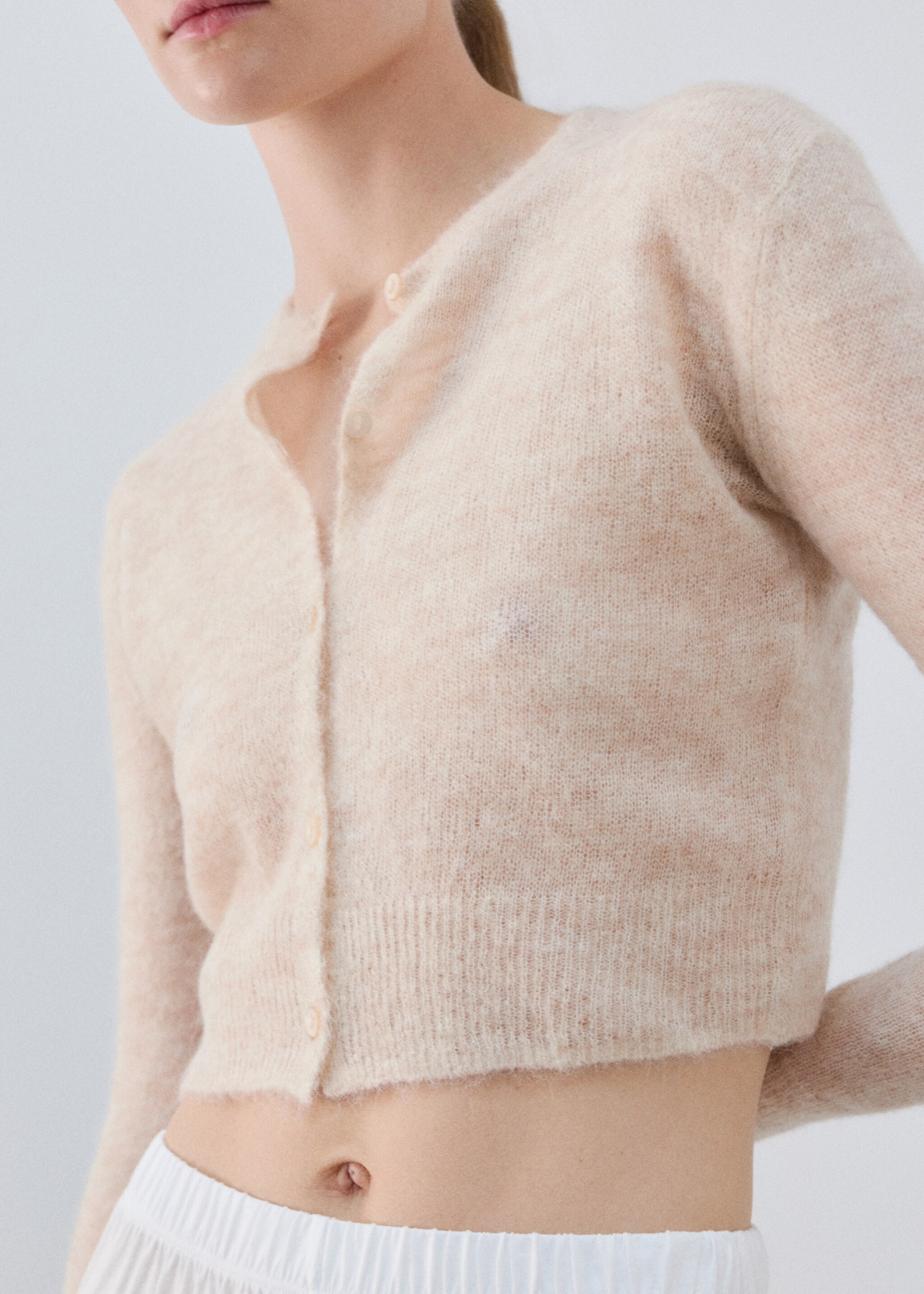 Short wool cardigan - Details of the article 6, Beige. Ref: 27081526-00.