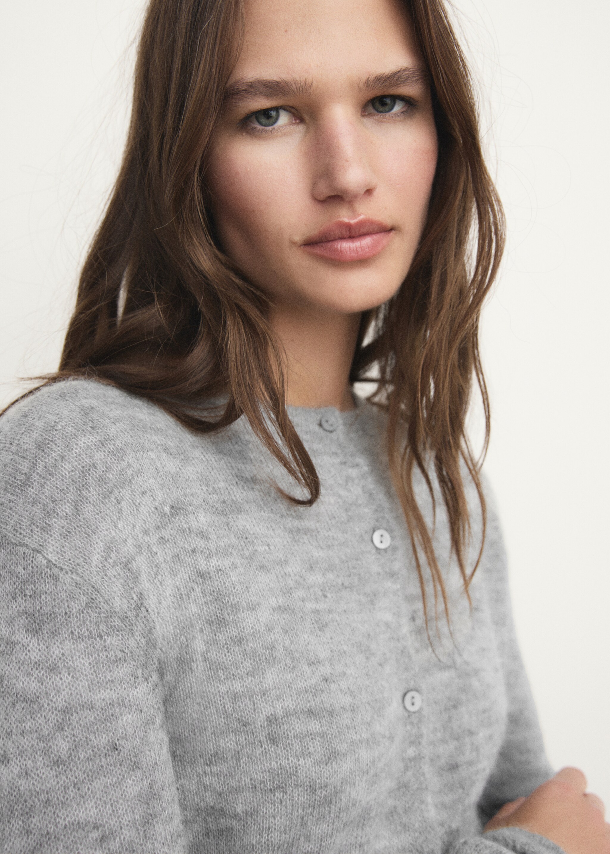 Short wool cardigan - Details of the article 1, Medium Heather Grey. Ref: 27081526-00.