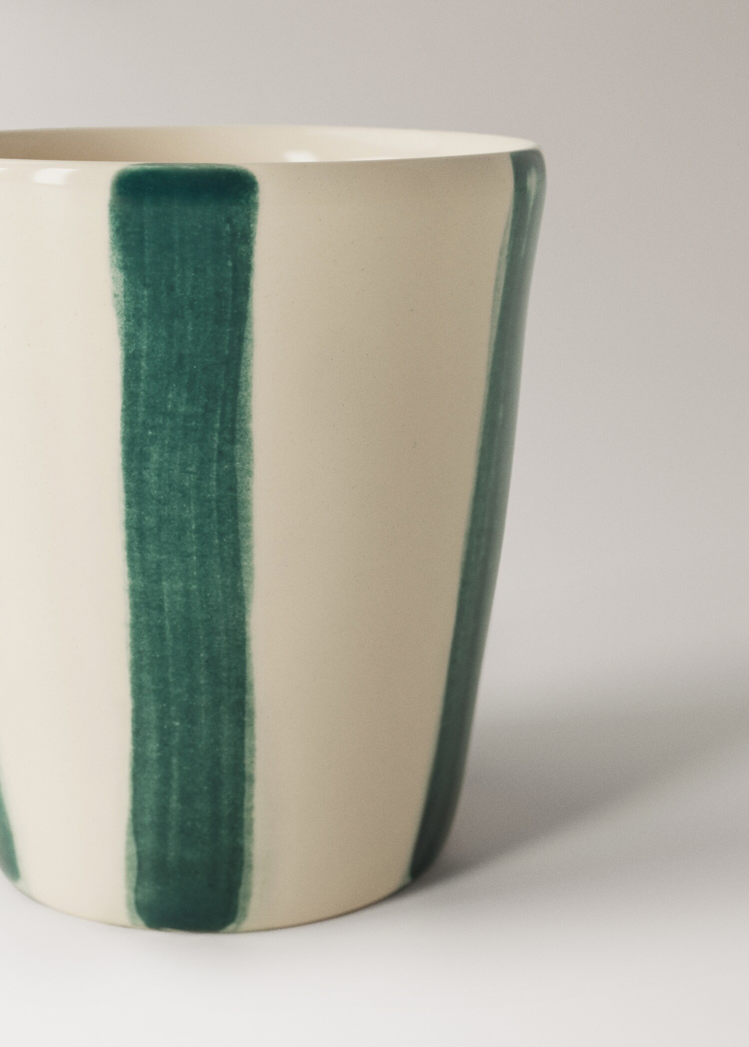 Espresso stoneware mug with stripes - Details of the article 2