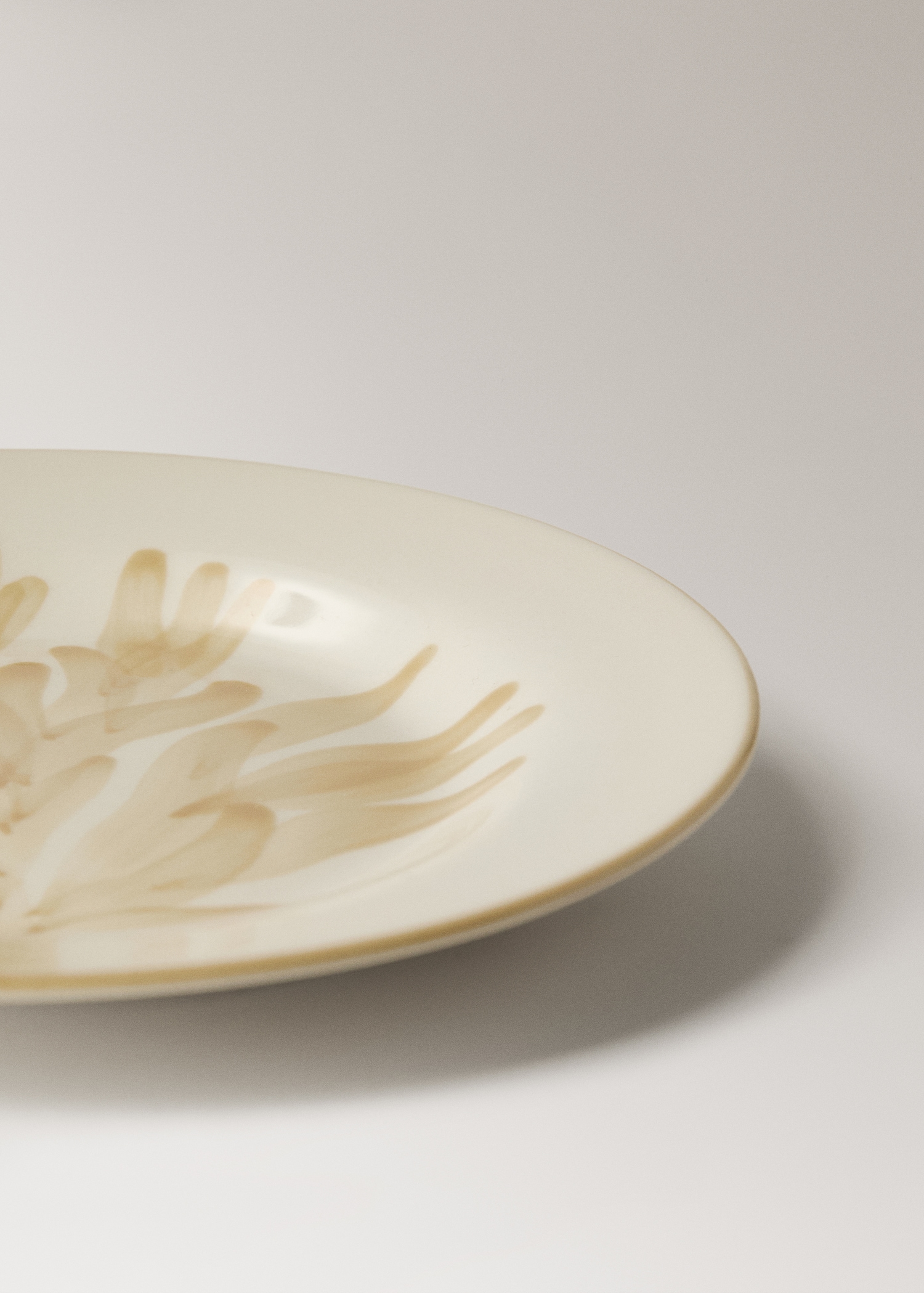 Stoneware dessert plate with floral design - Details of the article 2