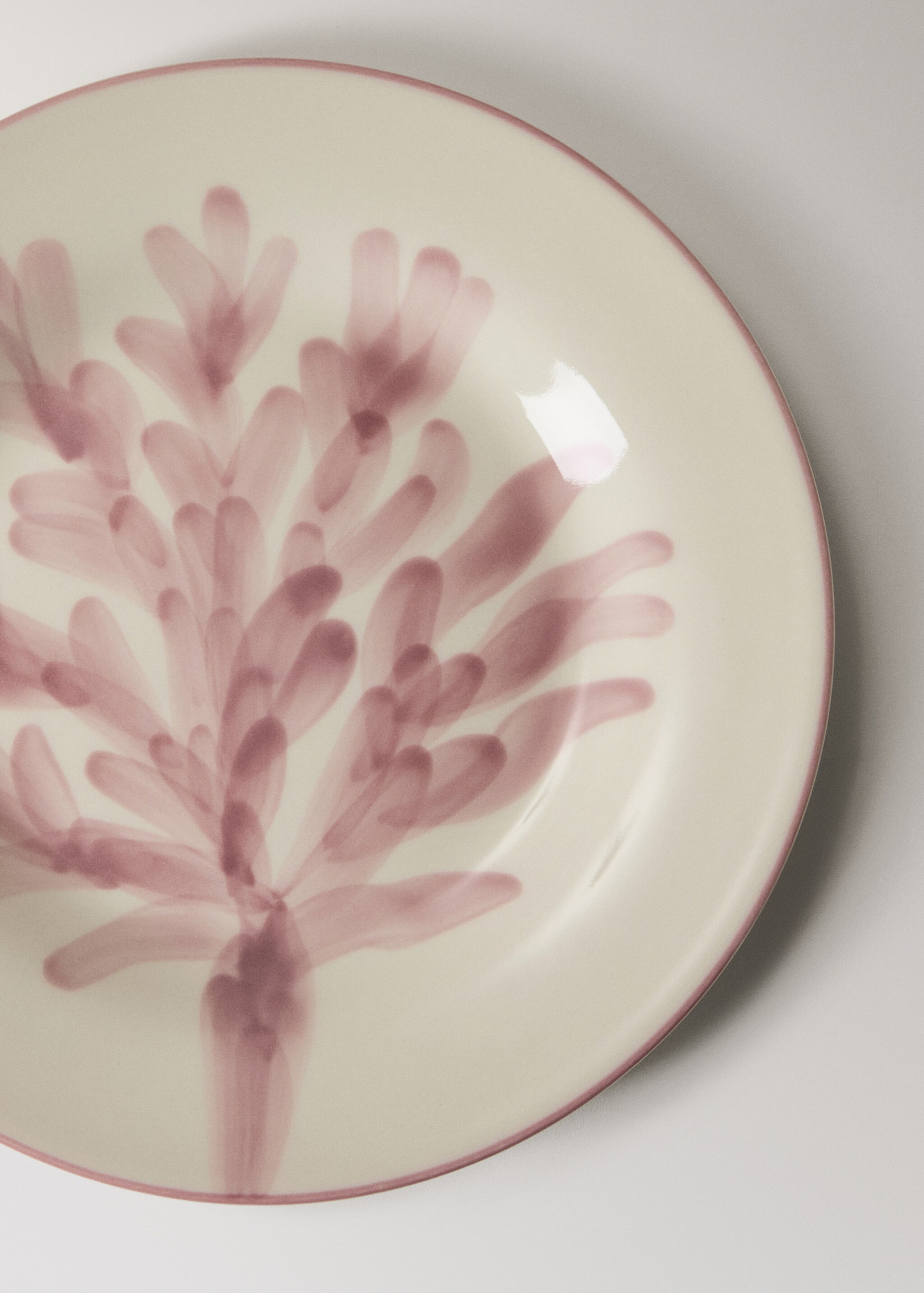 Dezertní talíř z kameniny s květinovým designem - Detail zboží 1, Světle/pastelově purpurová. Ref: 27081533-00.
