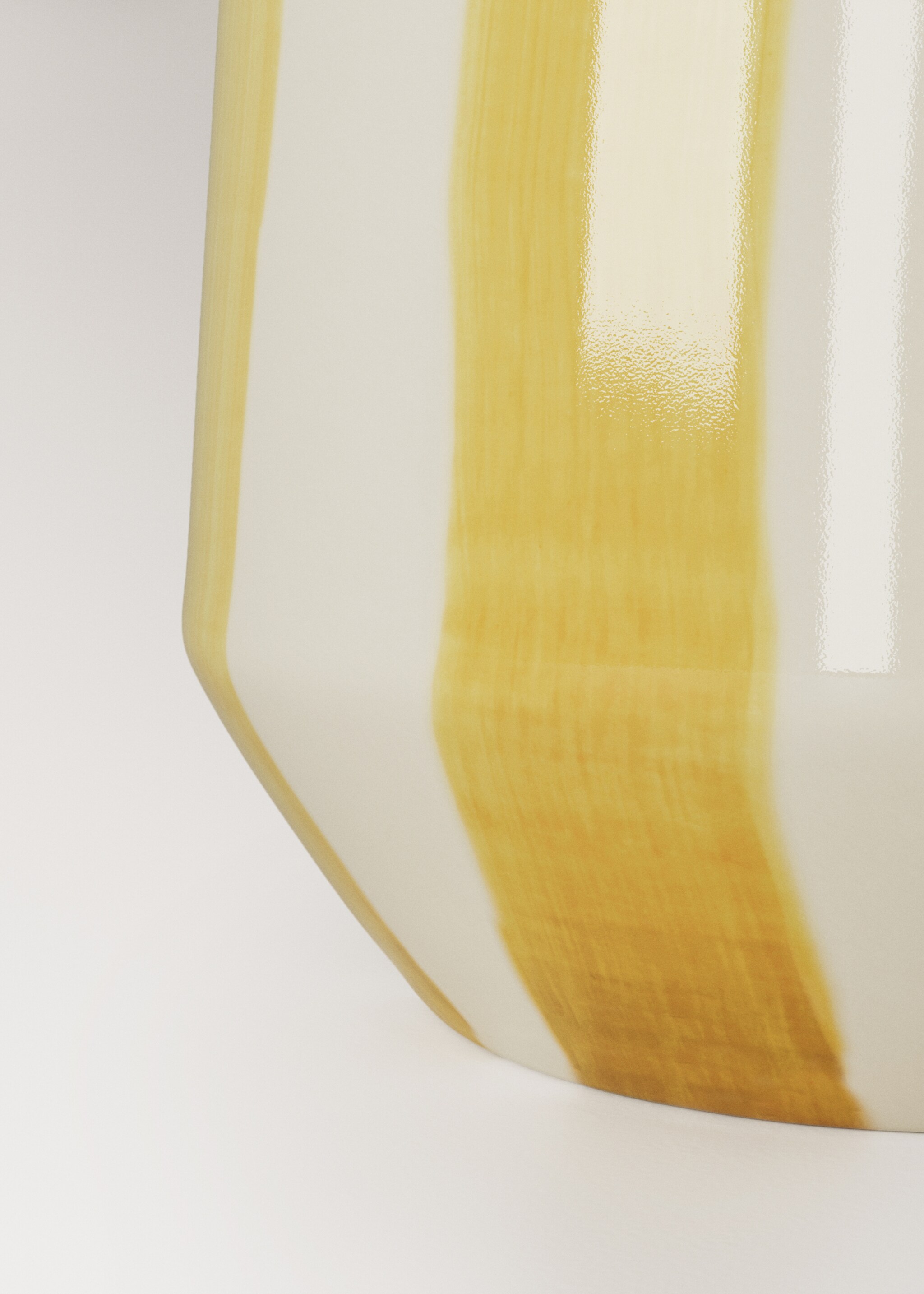 Hand-painted striped flowerpot - Details of the article 2, Pastel Yellow. Ref: 27081537-00.