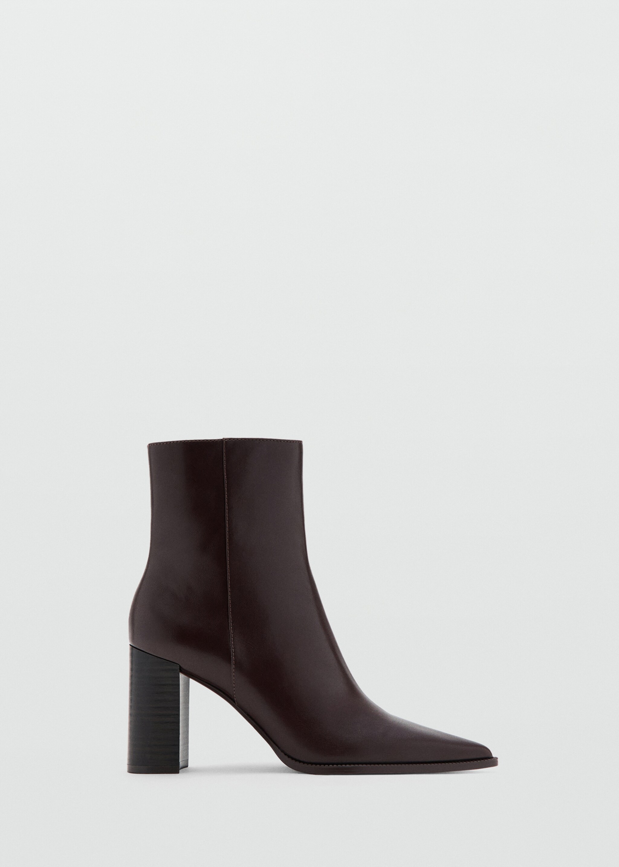 Ankle boots with block heel - Article without model, Chocolate. Ref: 27082005-00.