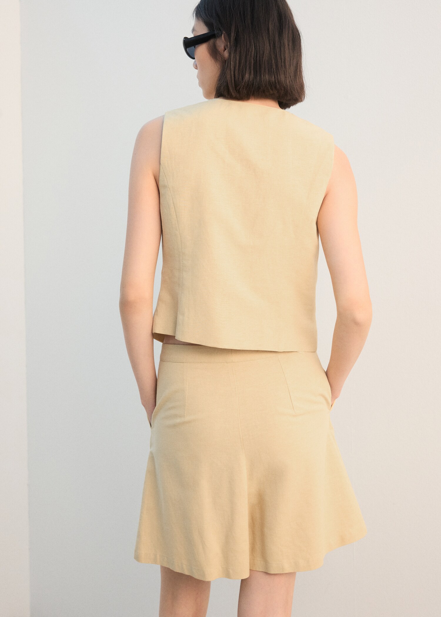 شورت مستقيم بخصر مرتفع - الجهة الخلفية للمنتج