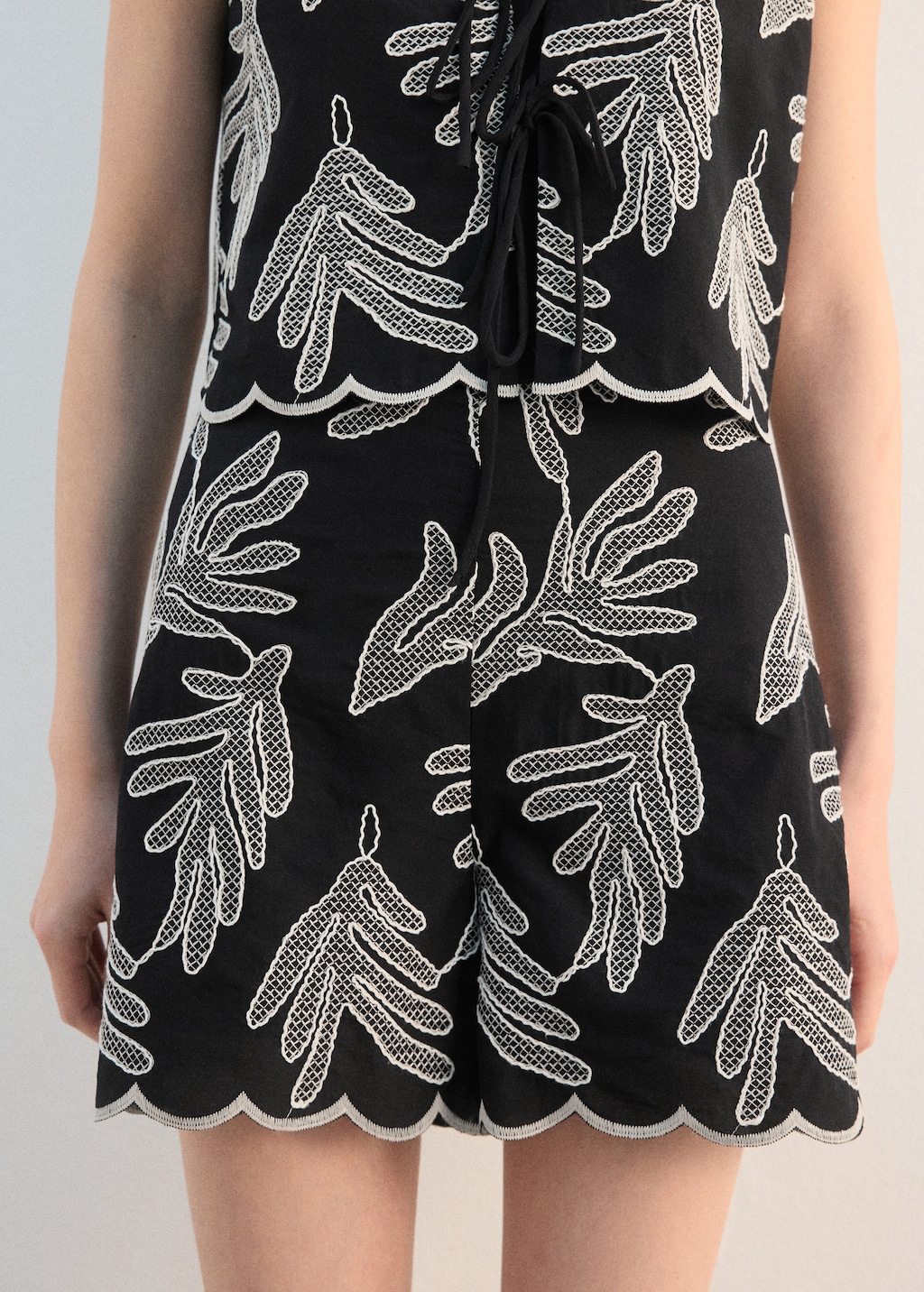 Embroidered cotton shorts