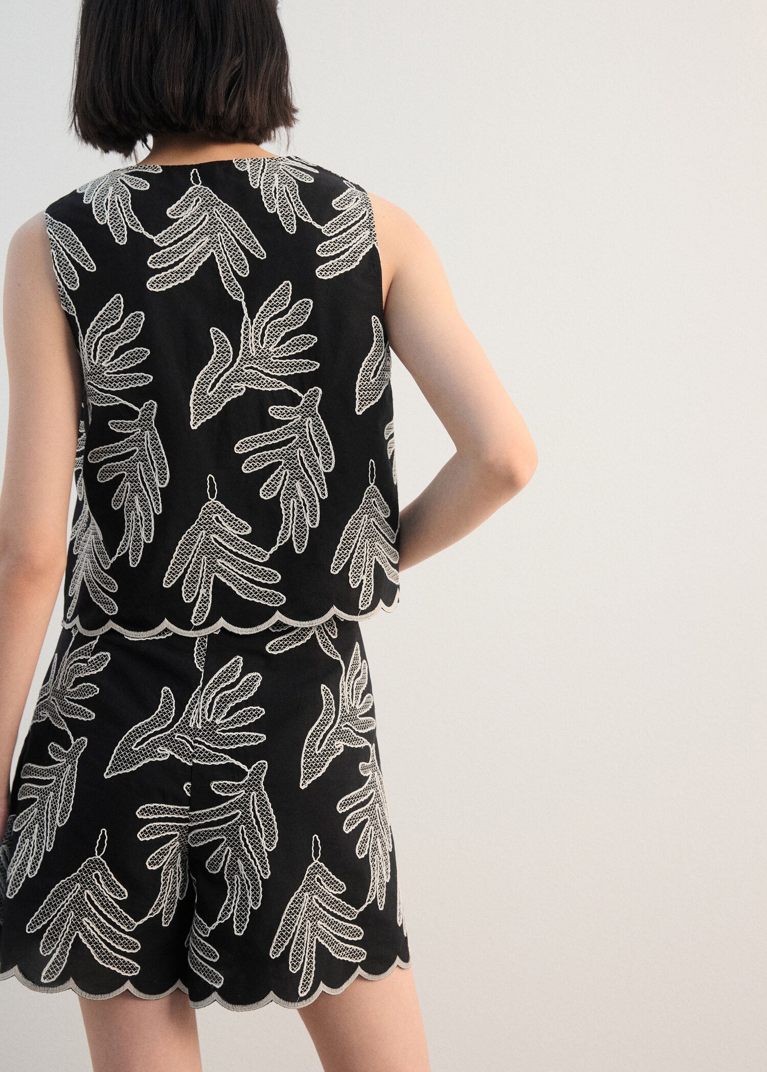 Shorts algodón bordados - Reverso del artículo