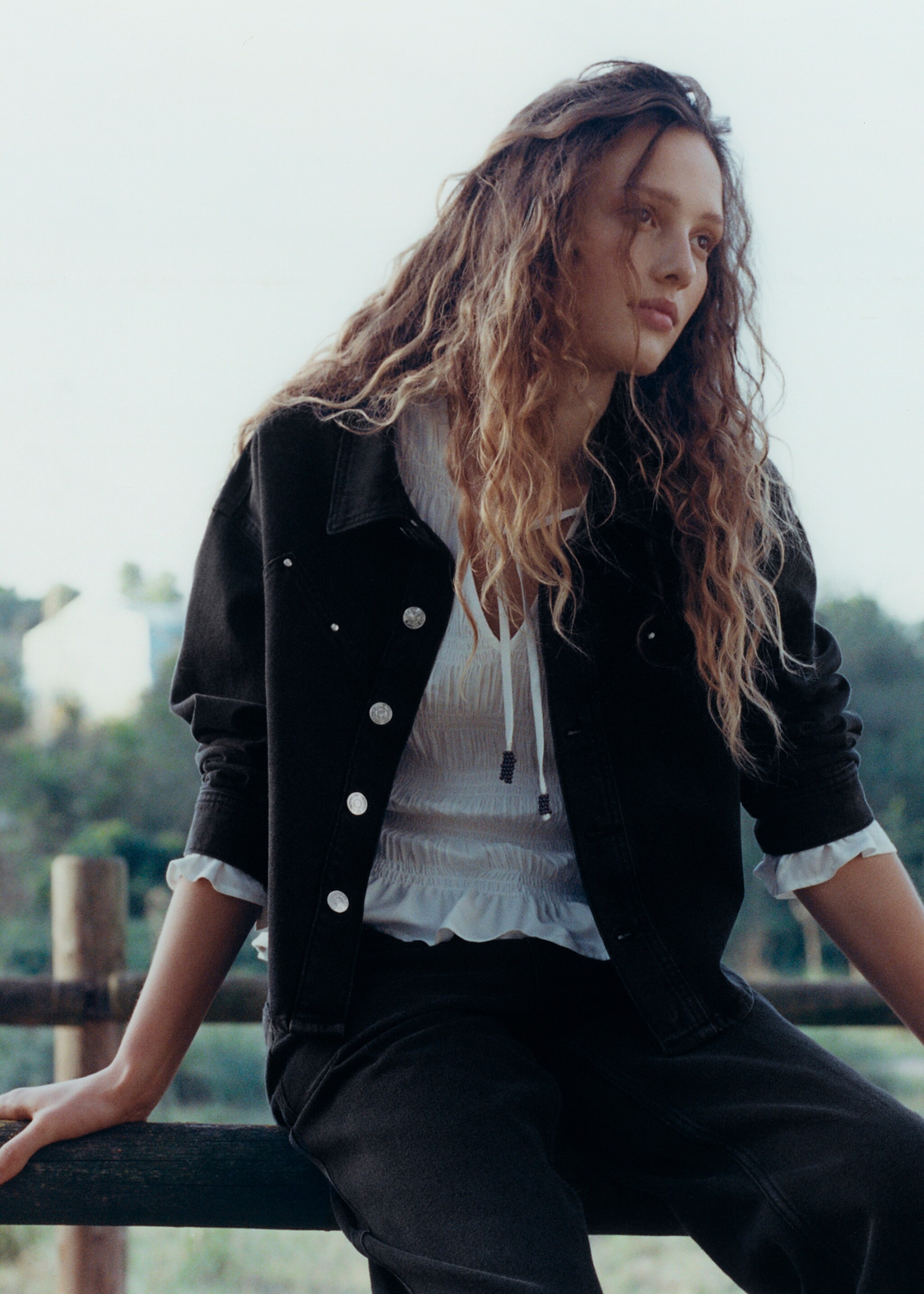 Denim shirt with studs - Details of the article 5, Black denim. Ref: 27082543-00.