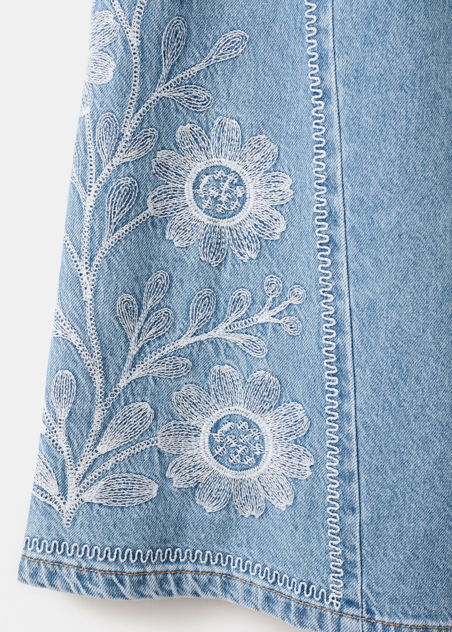 Flower-embroidered wide leg jeans - Details of the article 0
