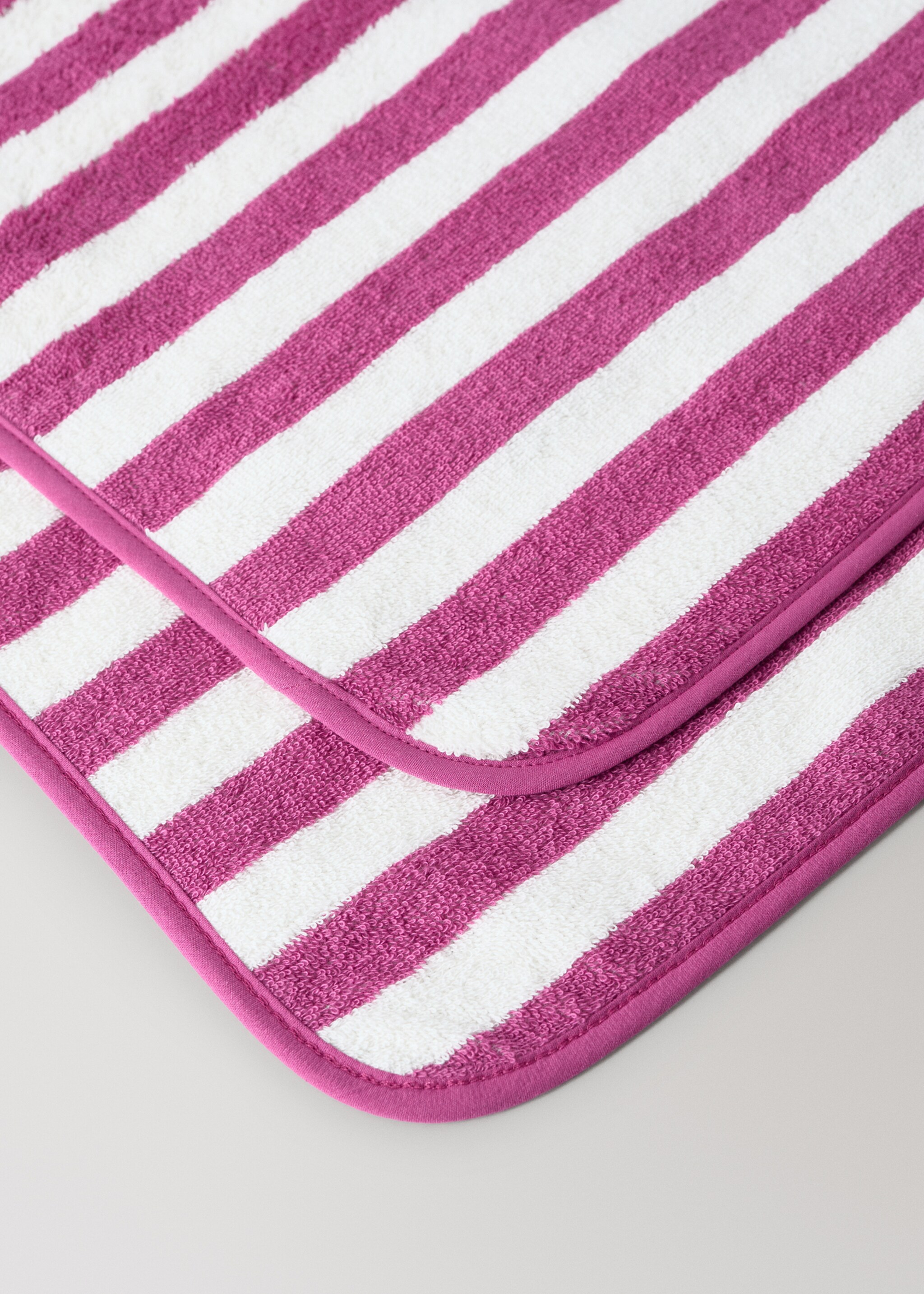 Cotton striped beach towel - Details of the article 2, Fuchsia. Ref: 27082554-00.