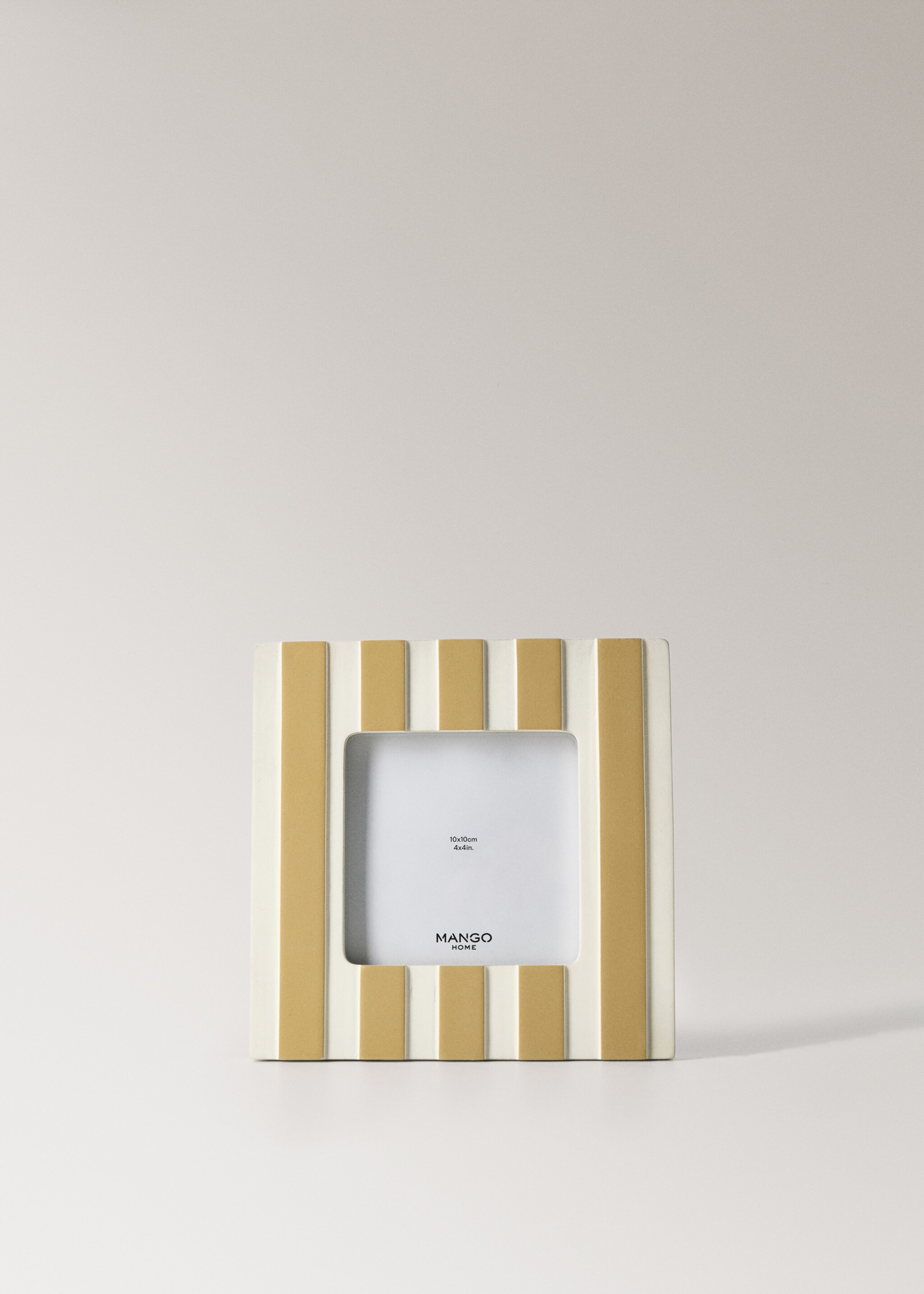 Bicolour striped resin photo frame - Article without model, Pastel Yellow. Ref: 27082902-00.