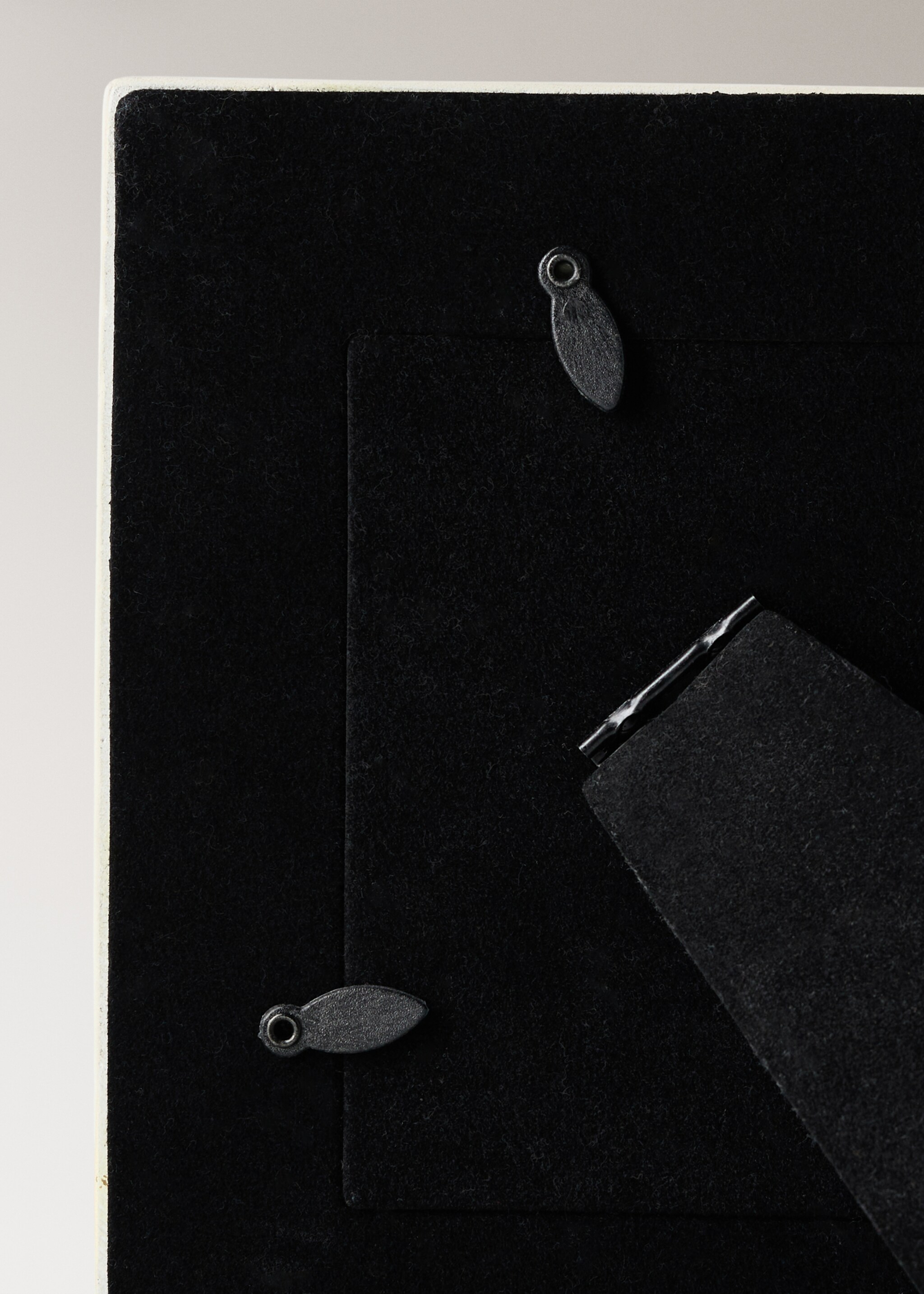 Bicolour striped resin photo frame - Details of the article 3, Pastel Yellow. Ref: 27082902-00.