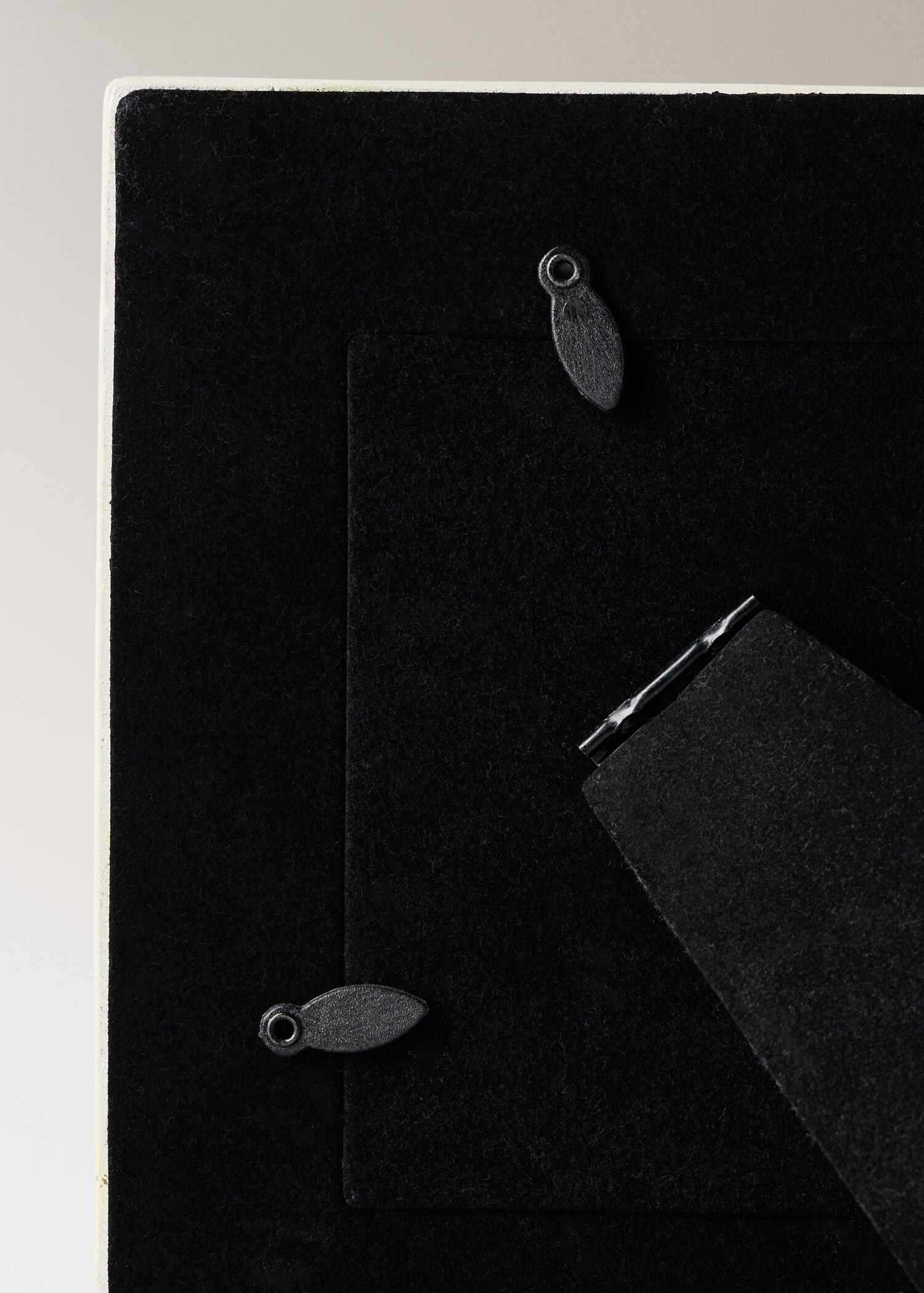 Bicolour striped resin photo frame - Details of the article 3