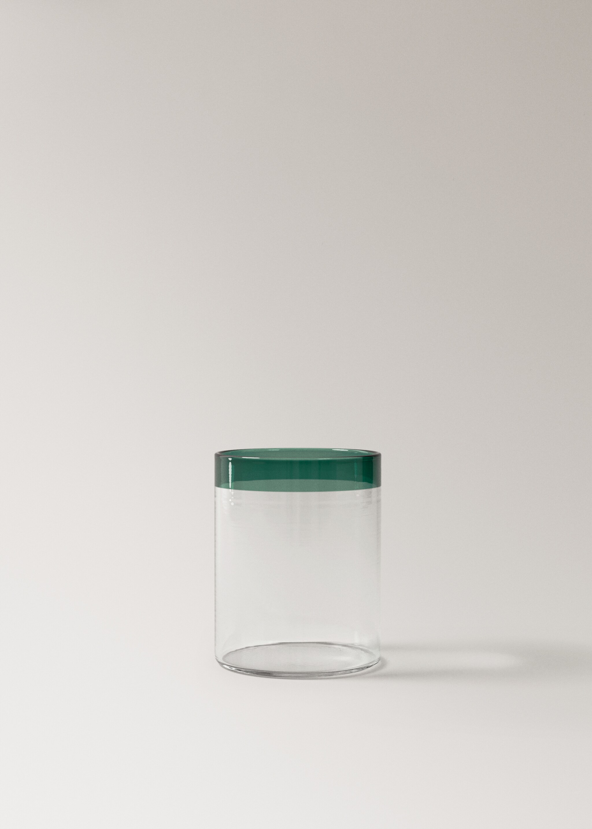 Borosilicate glass with coloured rim - Article without model, Green. Ref: 27082914-00.