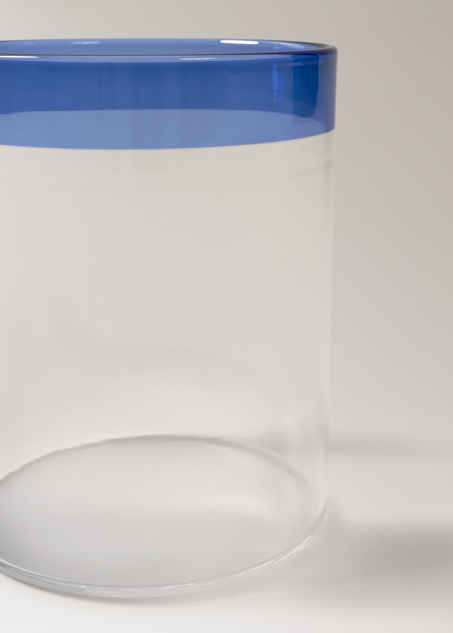 Borosilicate glass with coloured rim - Details of the article 2