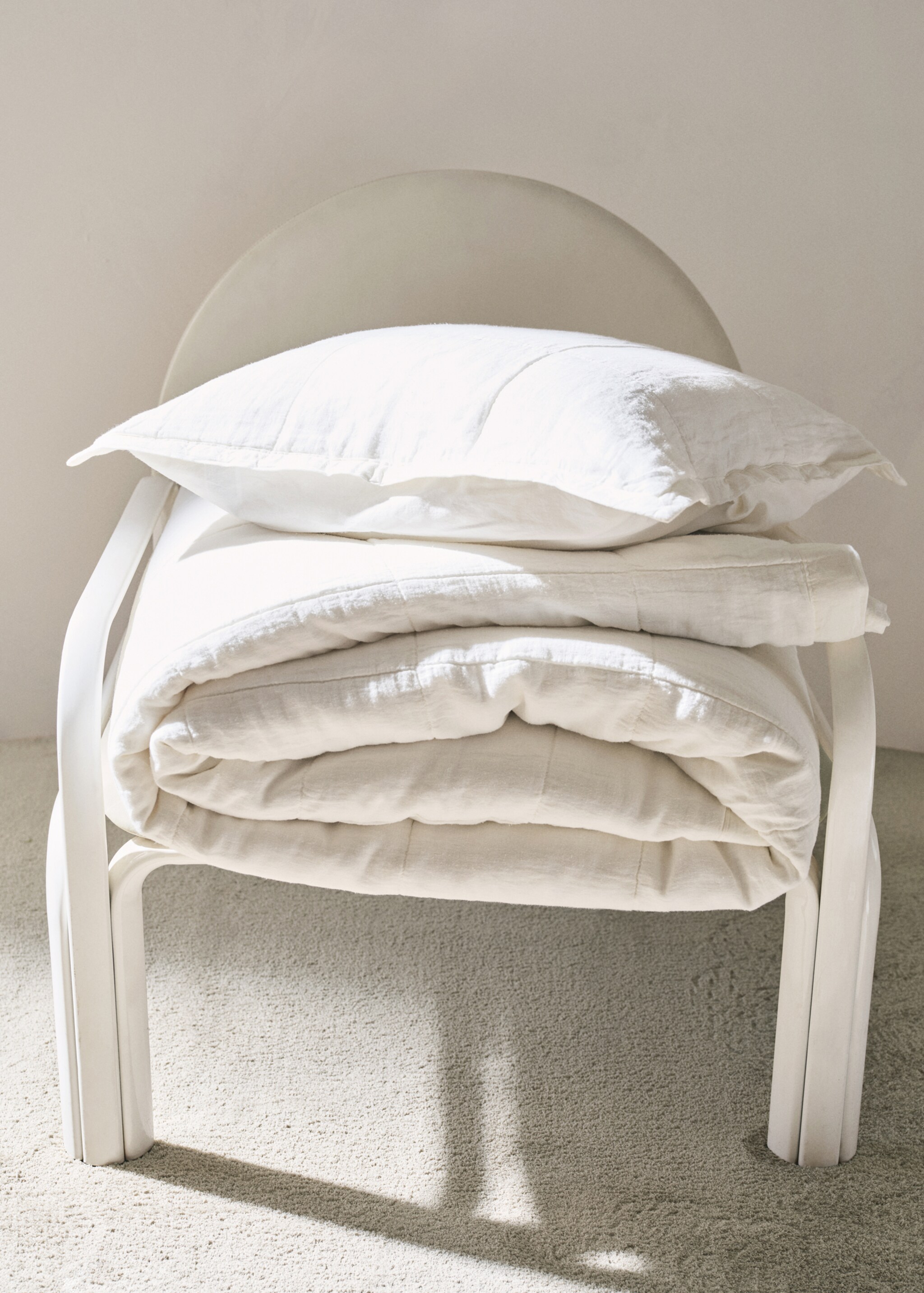 Washed linen large check bedspread for 150/160 cm bed - Details of the article 6, Ecru. Ref: 27082920-00.