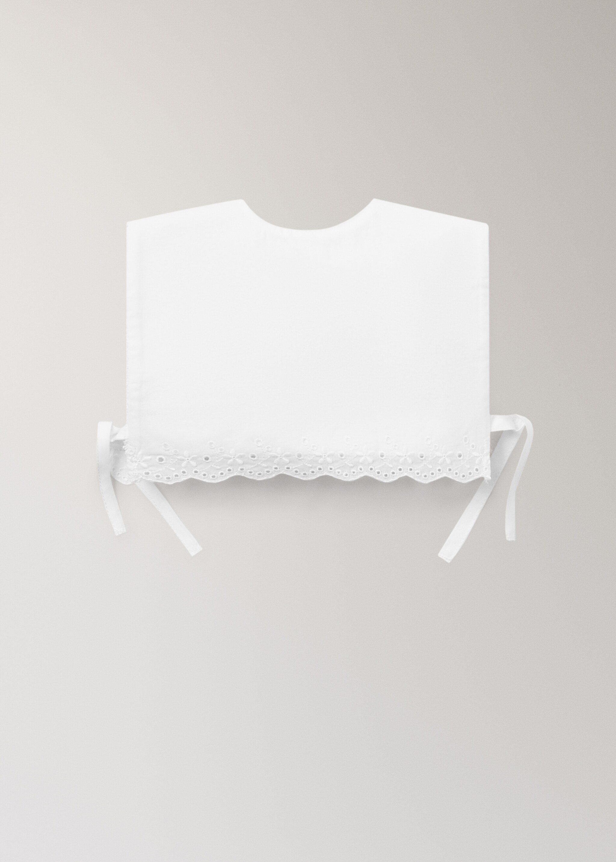 Terry bib with lace trim - Article without model, White. Ref: 27082926-00.