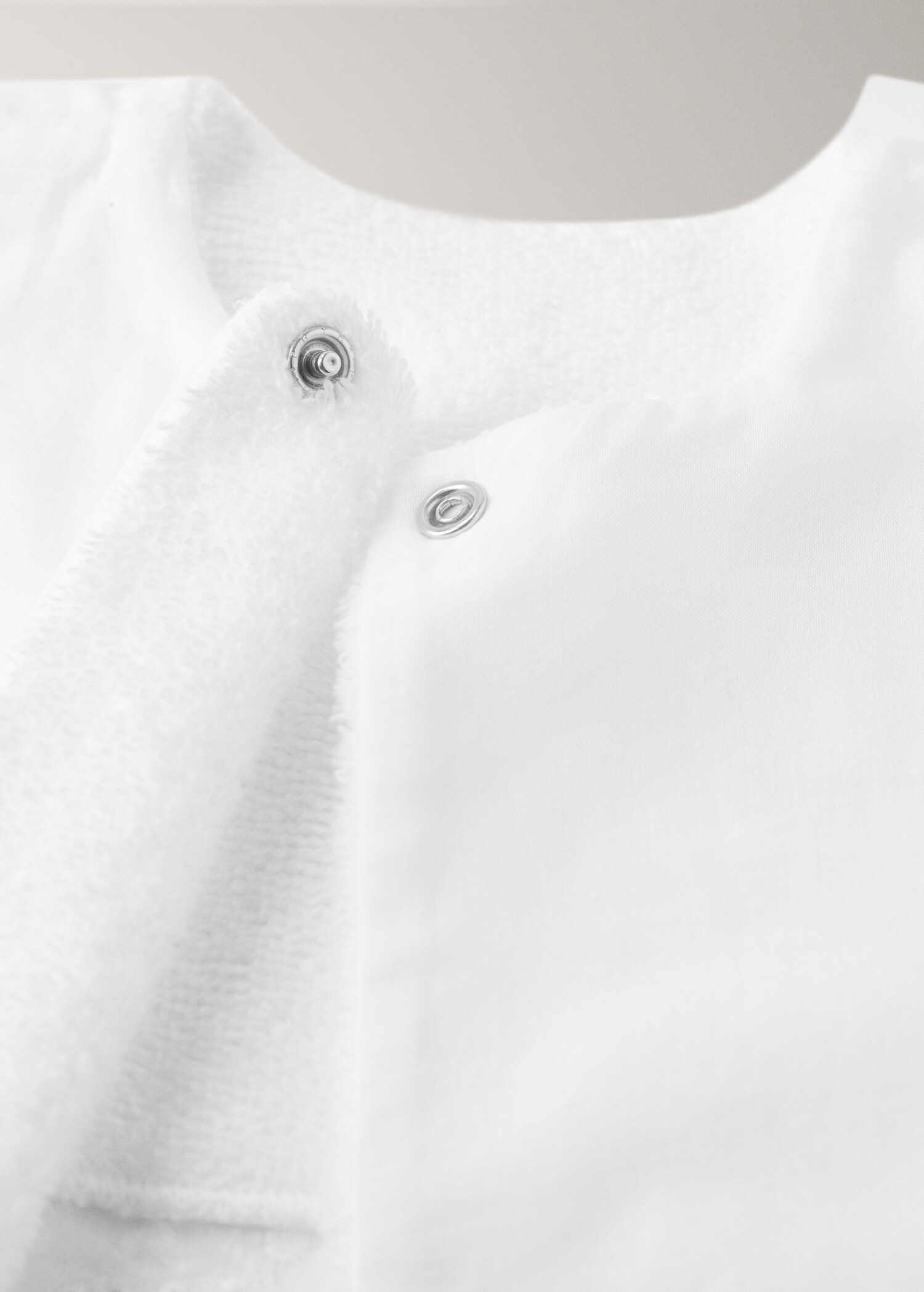 Terry bib with lace trim - Details of the article 2