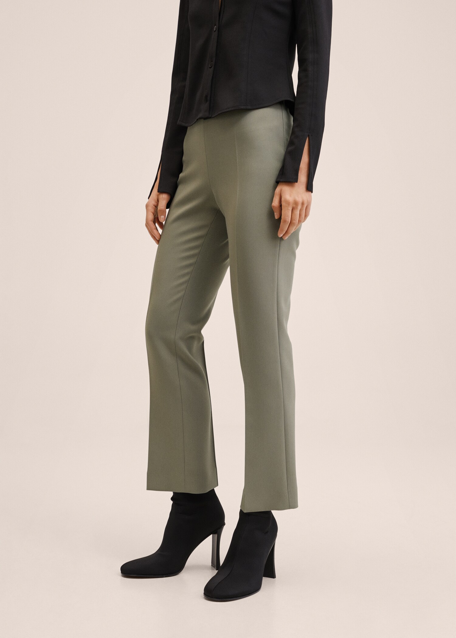 Pantalon flare crop - Plan moyen