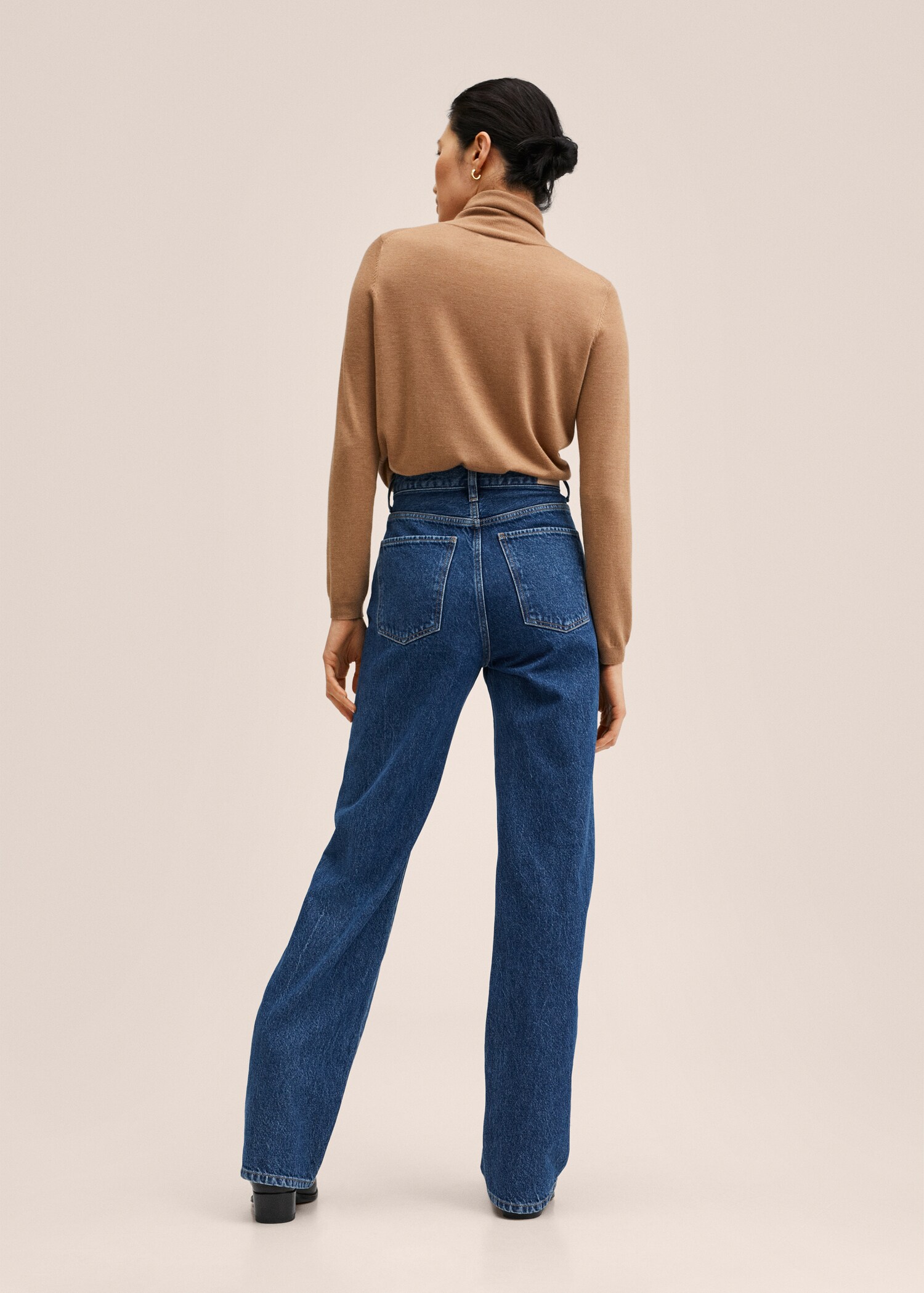 High-waist straight jeans - Reverse of the article