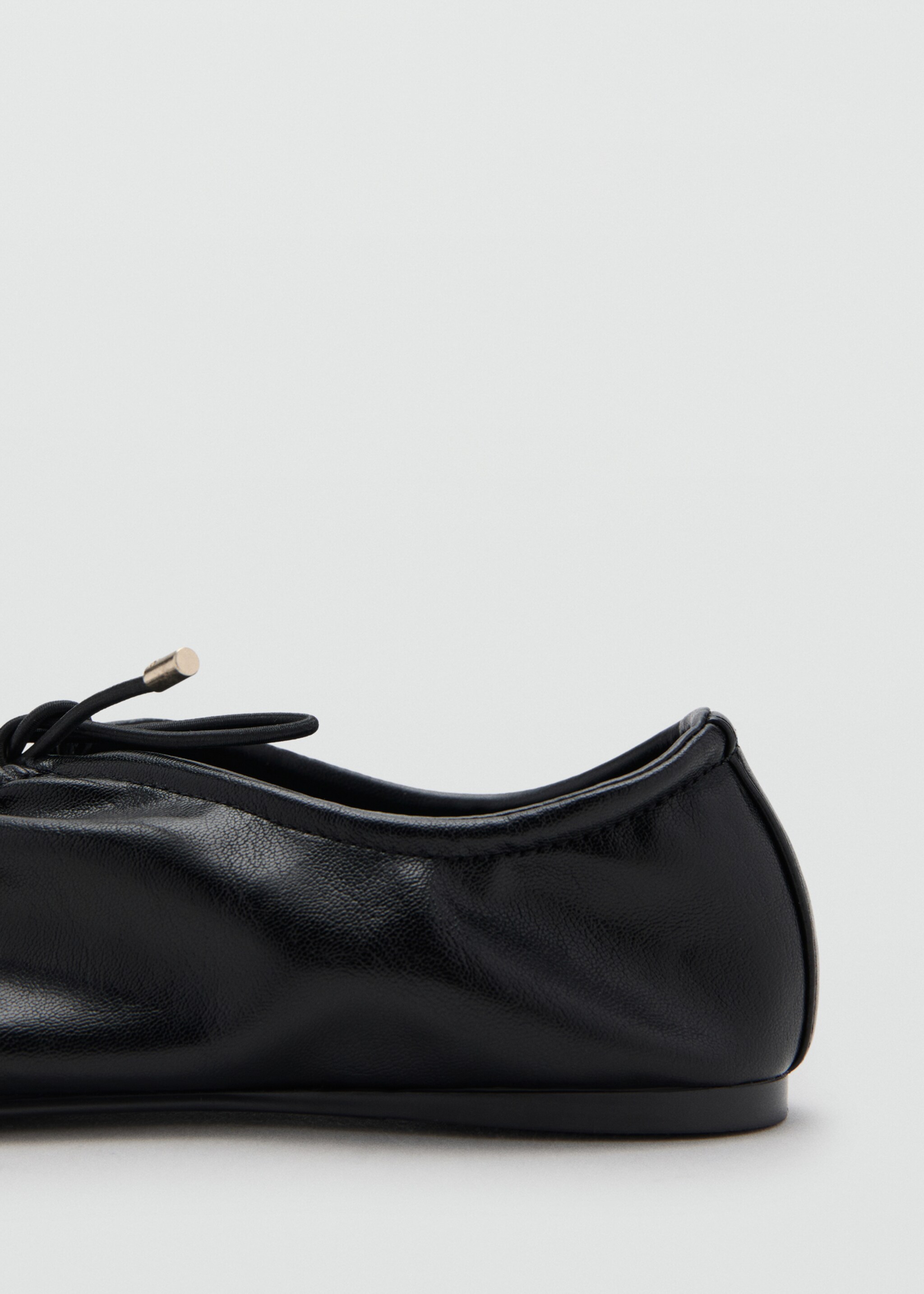Ruffled bow shoe - Details of the article 1, Black. Ref: 27083268-00.