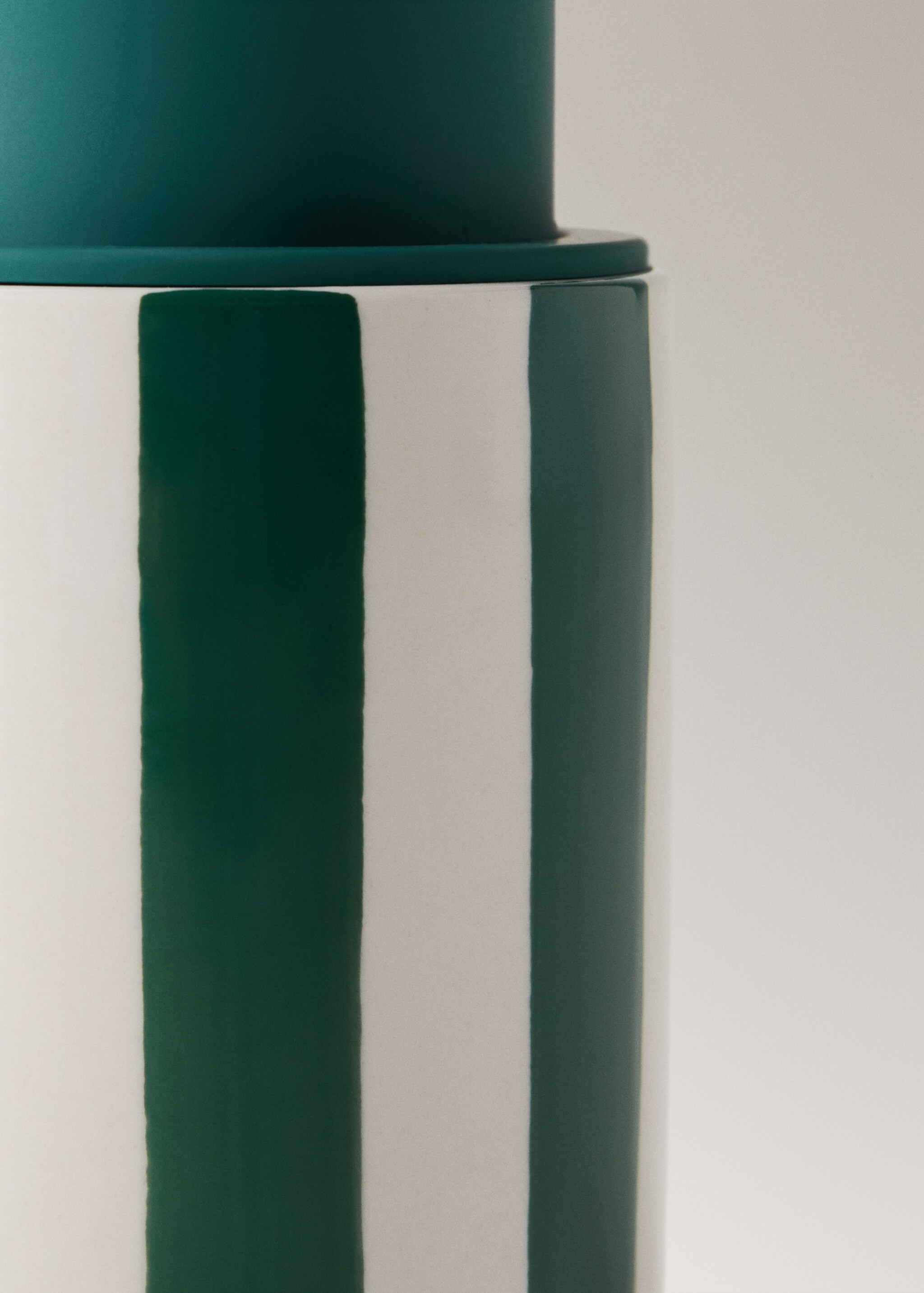 Painted stripe ceramic dispenser - Details of the article 2, Dark Green. Ref: 27083281-00.