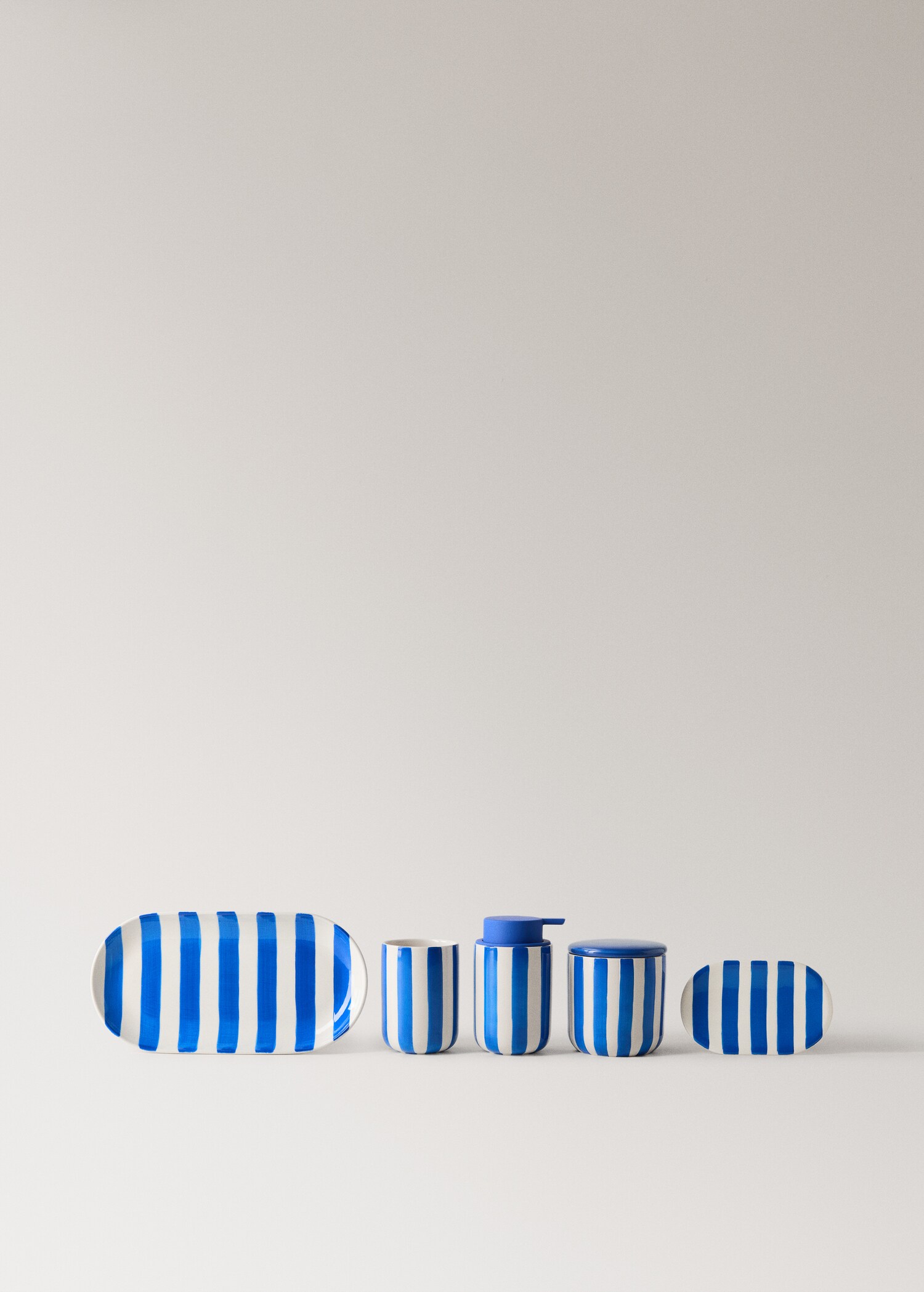 Painted stripe ceramic dispenser - Details of the article 3