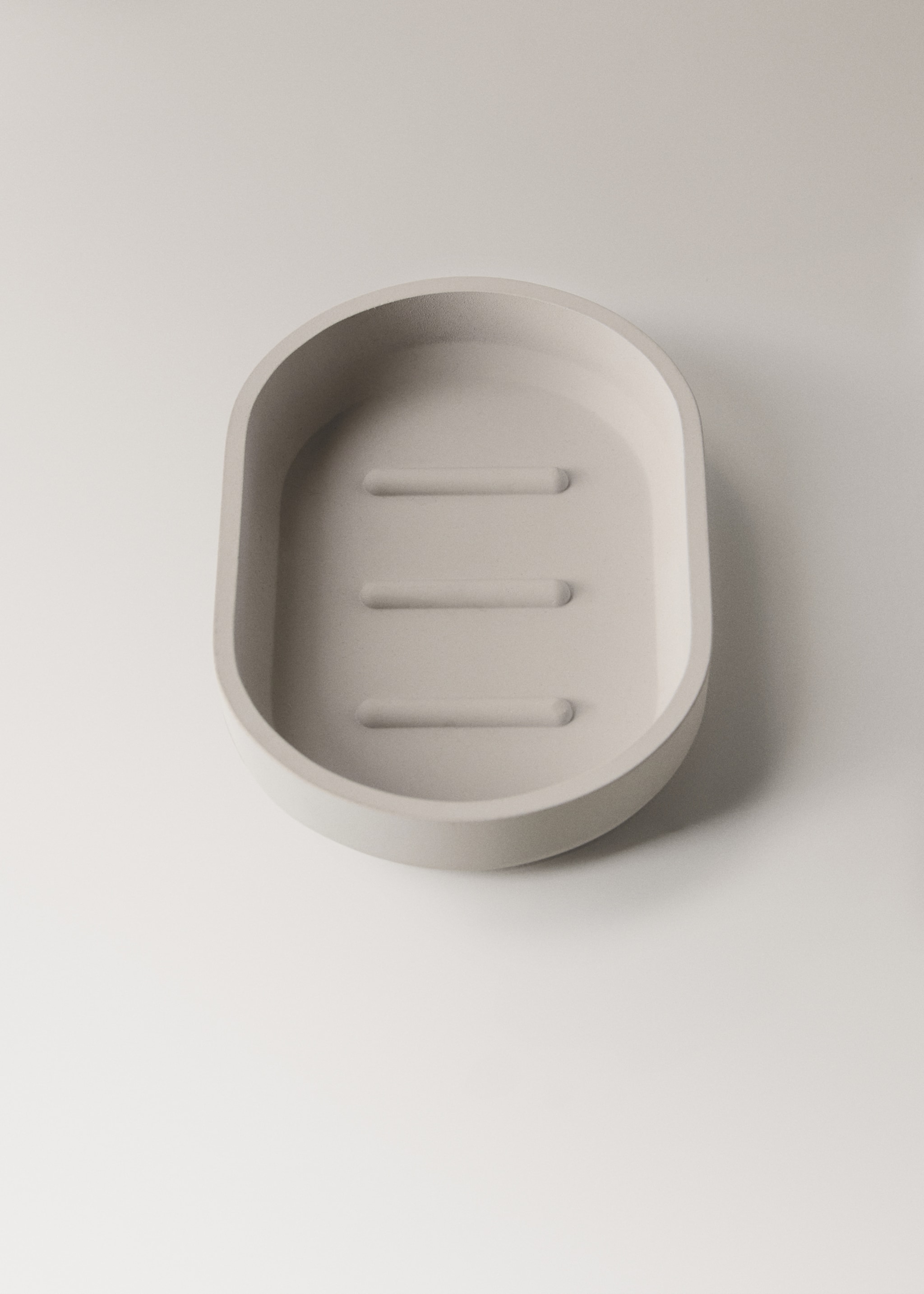 Resin soap dish - Details of the article 2, Ecru. Ref: 27083282-00.