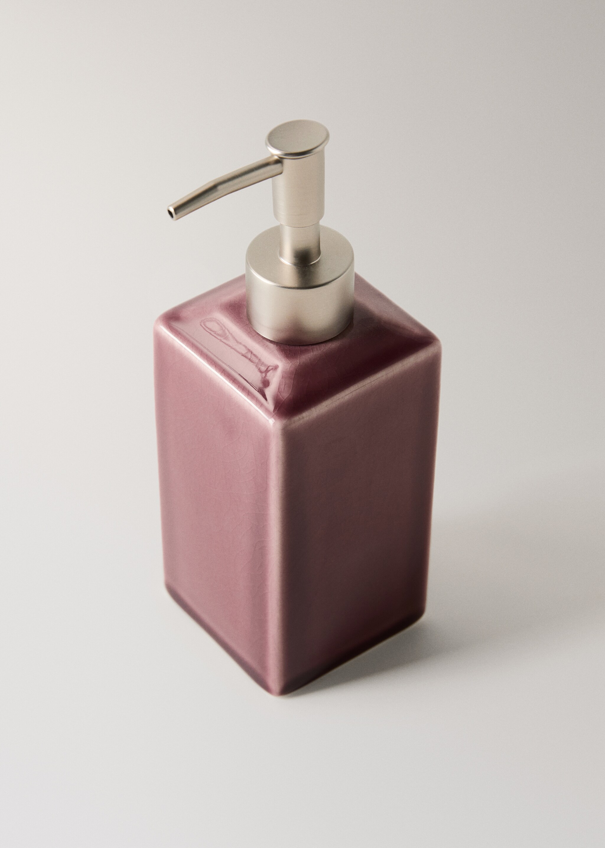 Crackled ceramic soap dispenser - Details of the article 1, Cherry. Ref: 27083283-00.