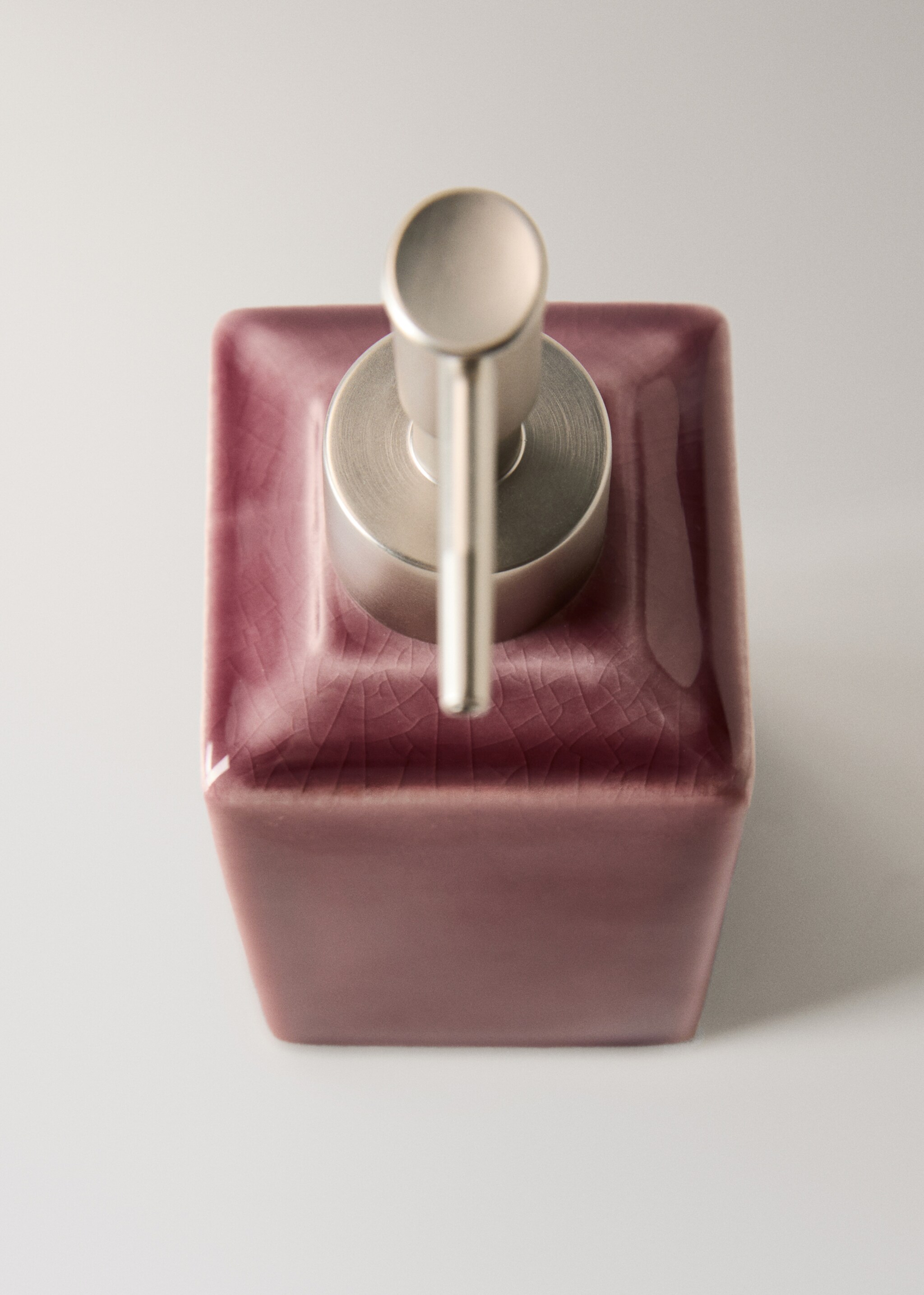 Crackled ceramic soap dispenser - Details of the article 2, Cherry. Ref: 27083283-00.