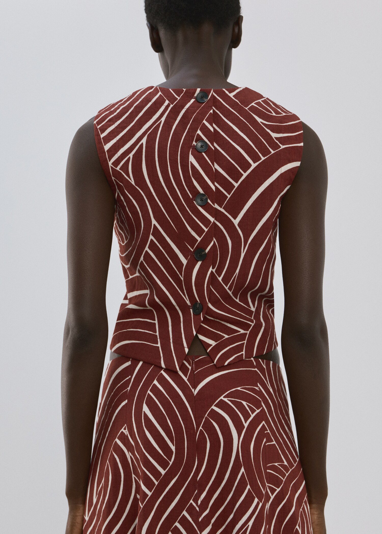 Geometric print top - Reverse of the article