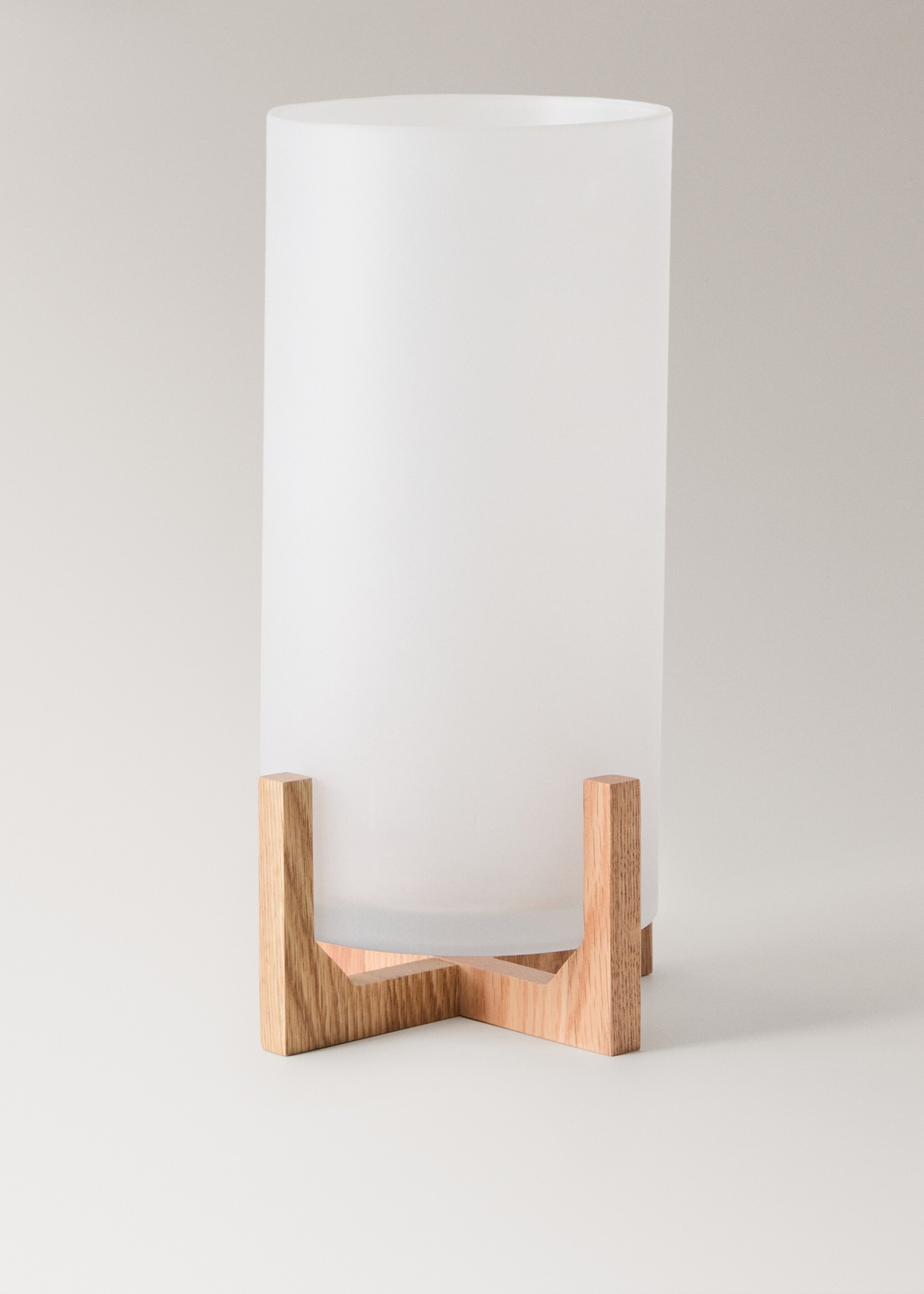 Tall glass lantern with oak wood stand - Article without model, White. Ref: 27083306-00.
