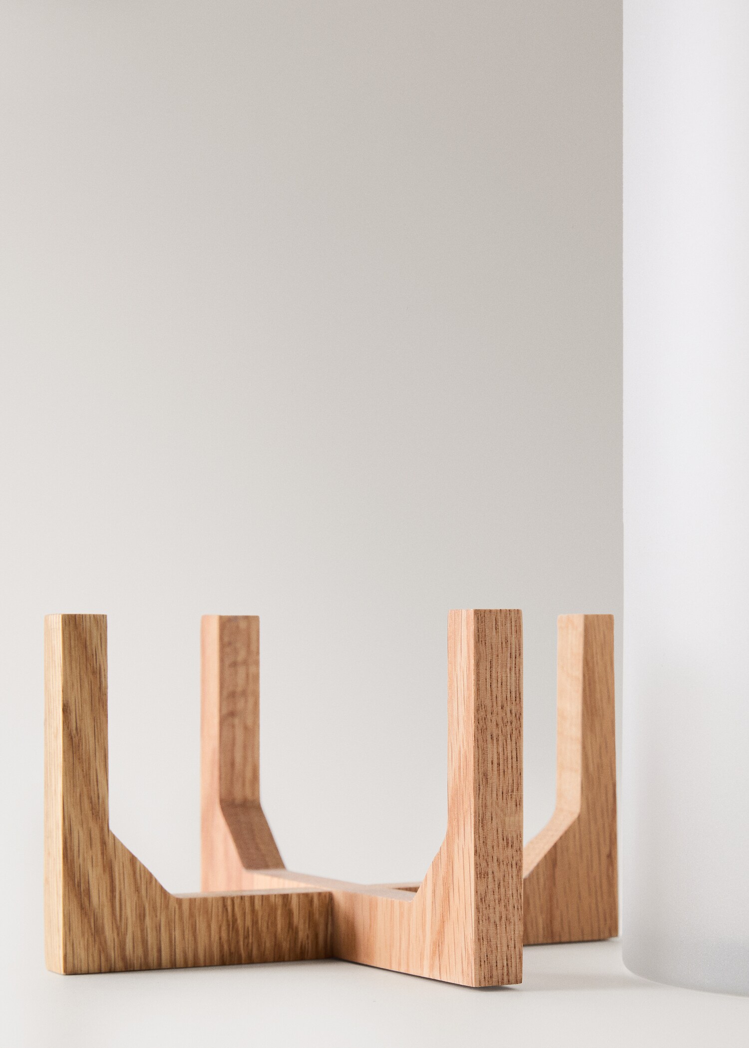 Tall glass lantern with oak wood stand - Details of the article 2